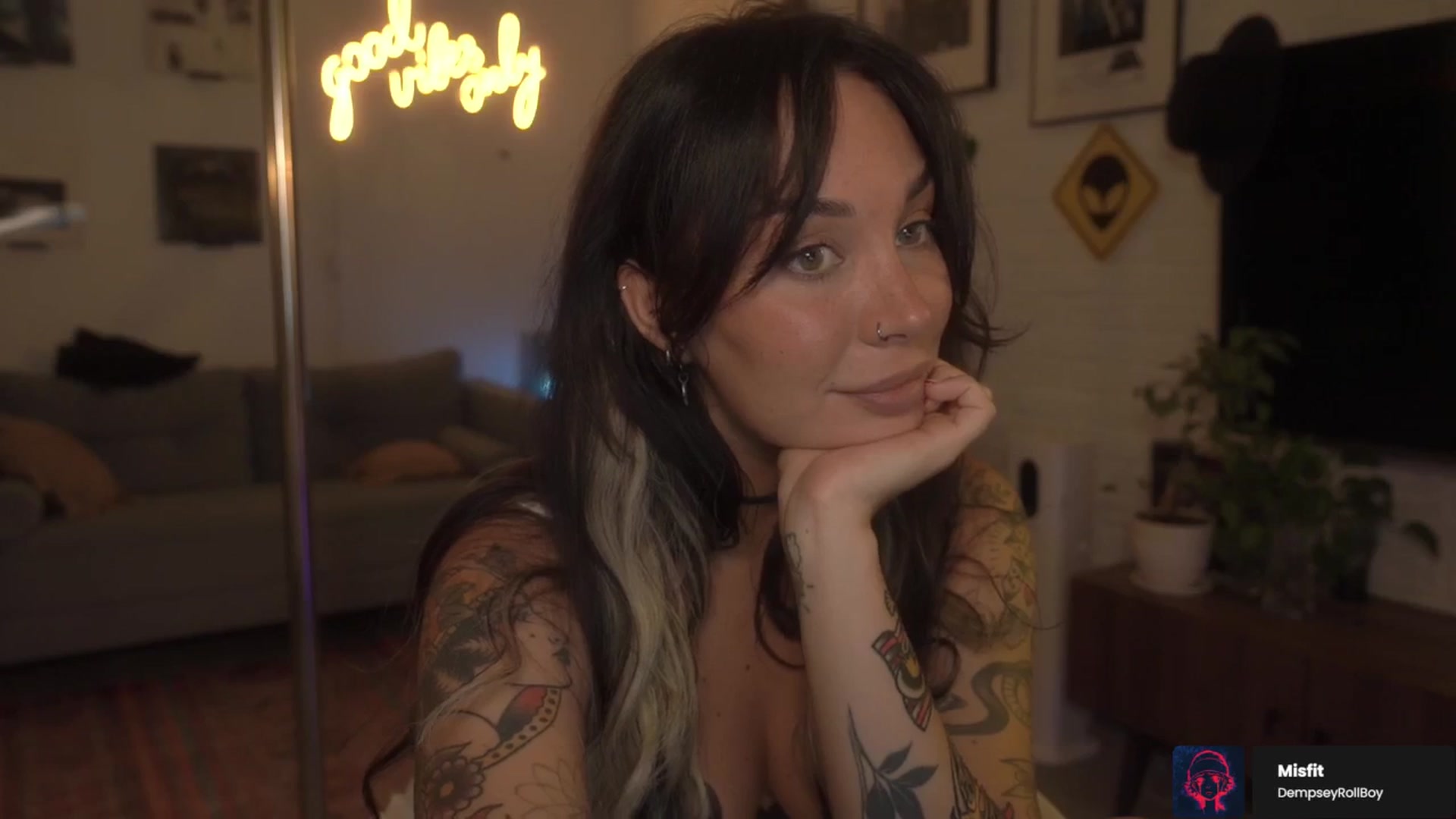 Gallery image thumbnail from GoodVibes's myfreecams stream on, 04/06/2026, 24:34 image 15 of 20