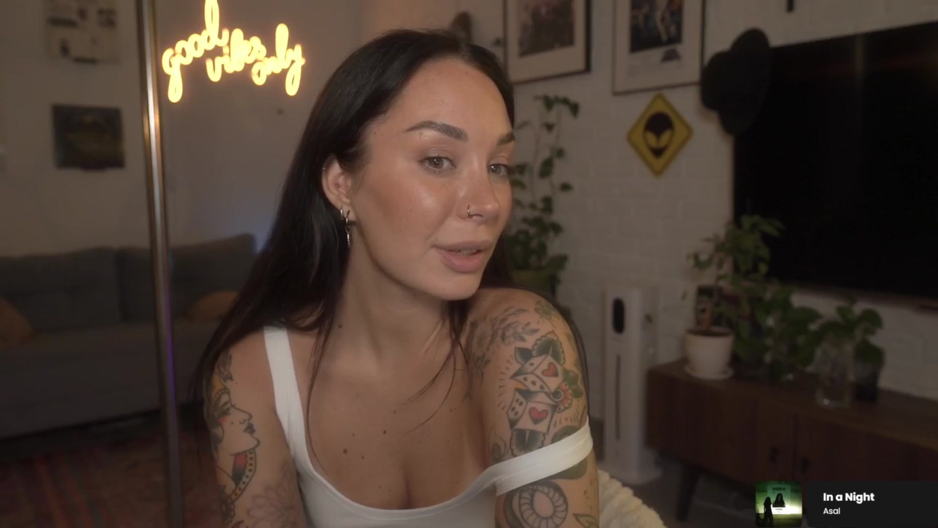 Gallery image thumbnail from GoodVibes's myfreecams stream on, 04/16/2026, 24:24 image 19 of 20