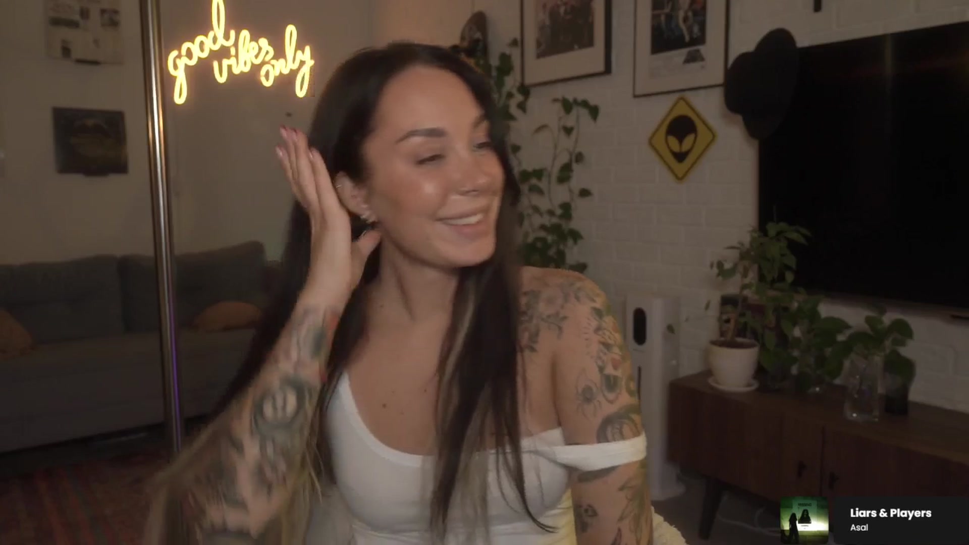 Gallery image thumbnail from GoodVibes's myfreecams stream on, 04/16/2026, 24:24 image 17 of 20
