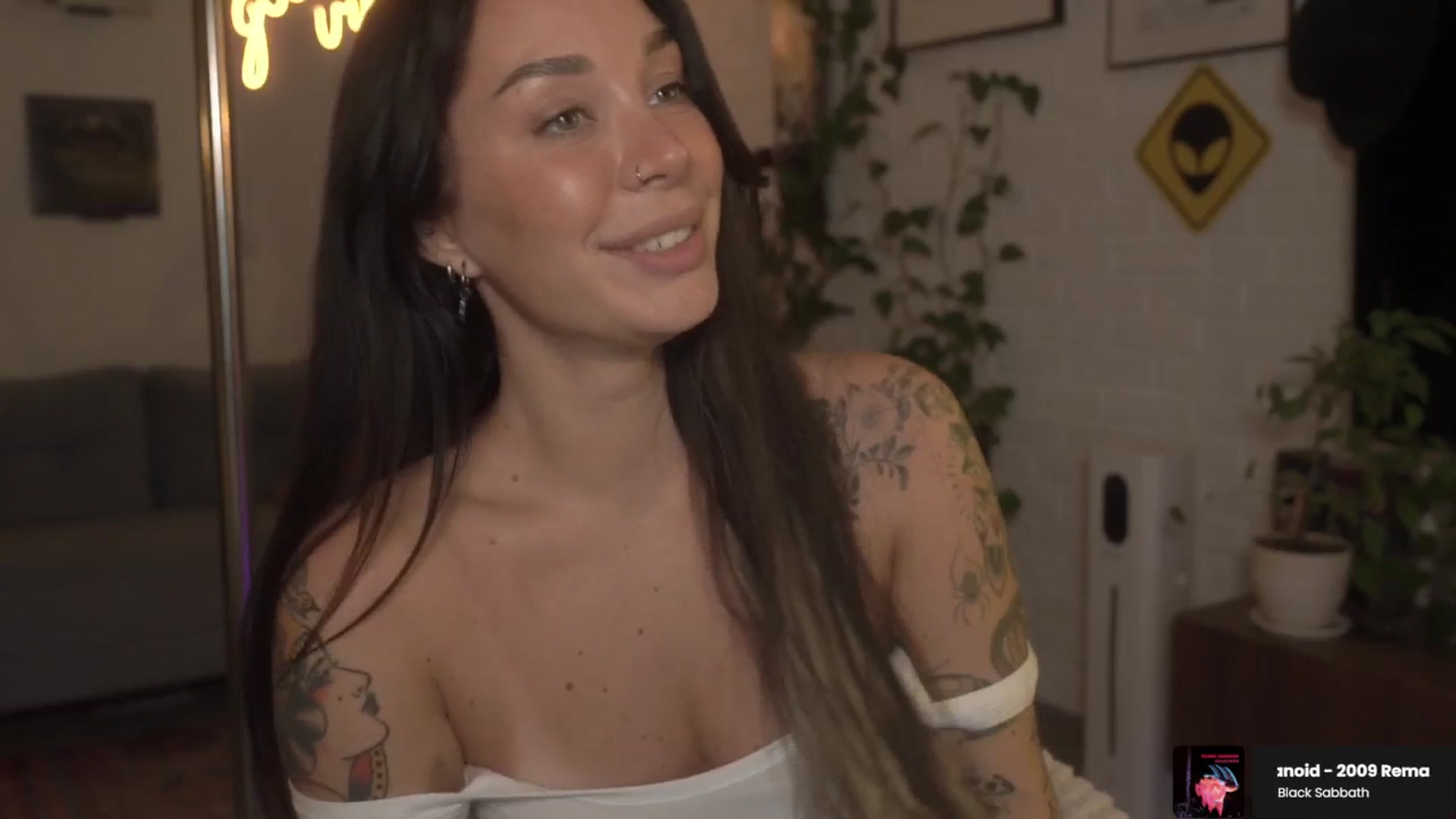 Gallery image thumbnail from GoodVibes's myfreecams stream on, 04/16/2026, 24:24 image 6 of 20