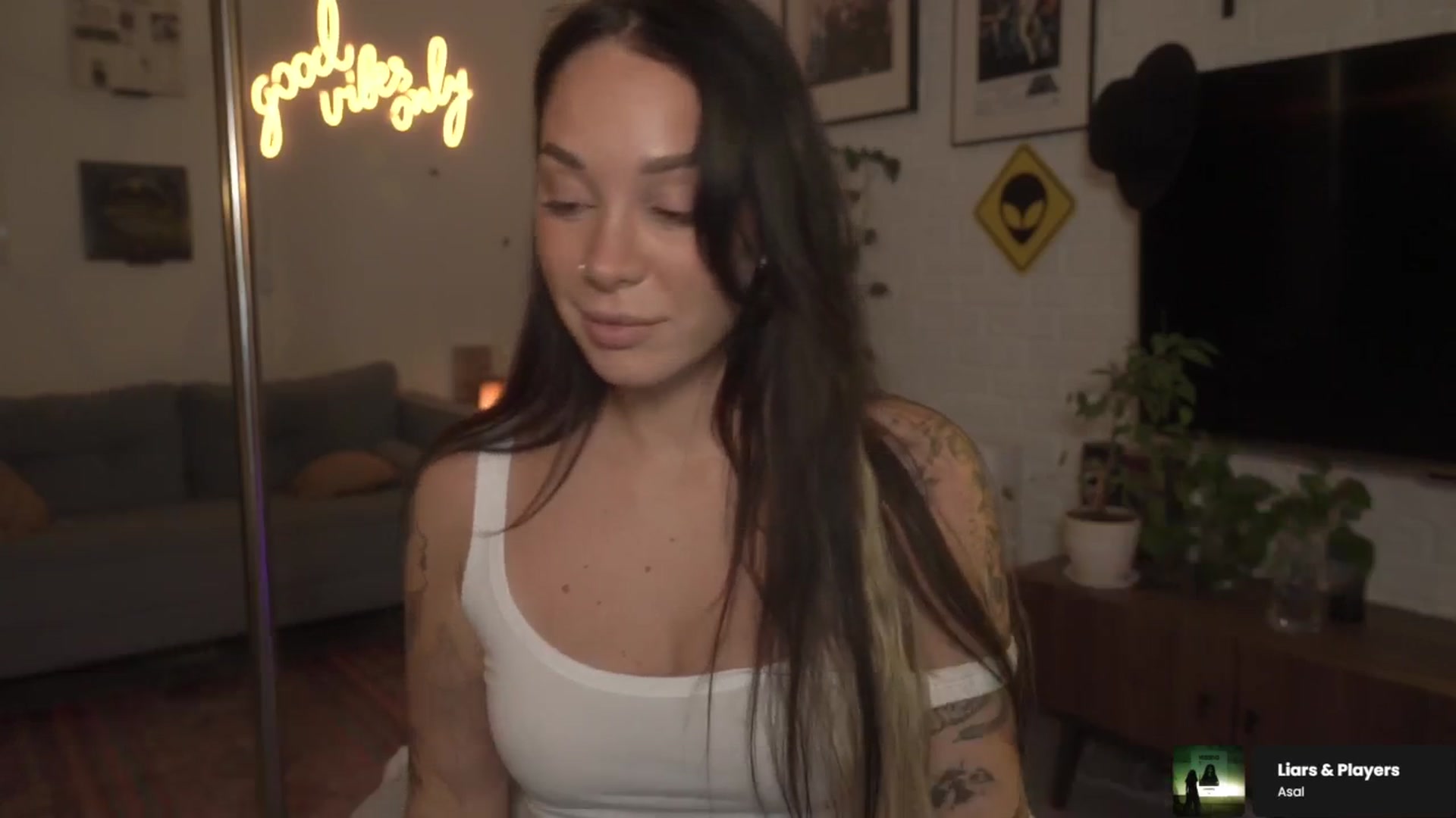 Gallery image thumbnail from GoodVibes's myfreecams stream on, 04/16/2026, 24:24 image 16 of 20