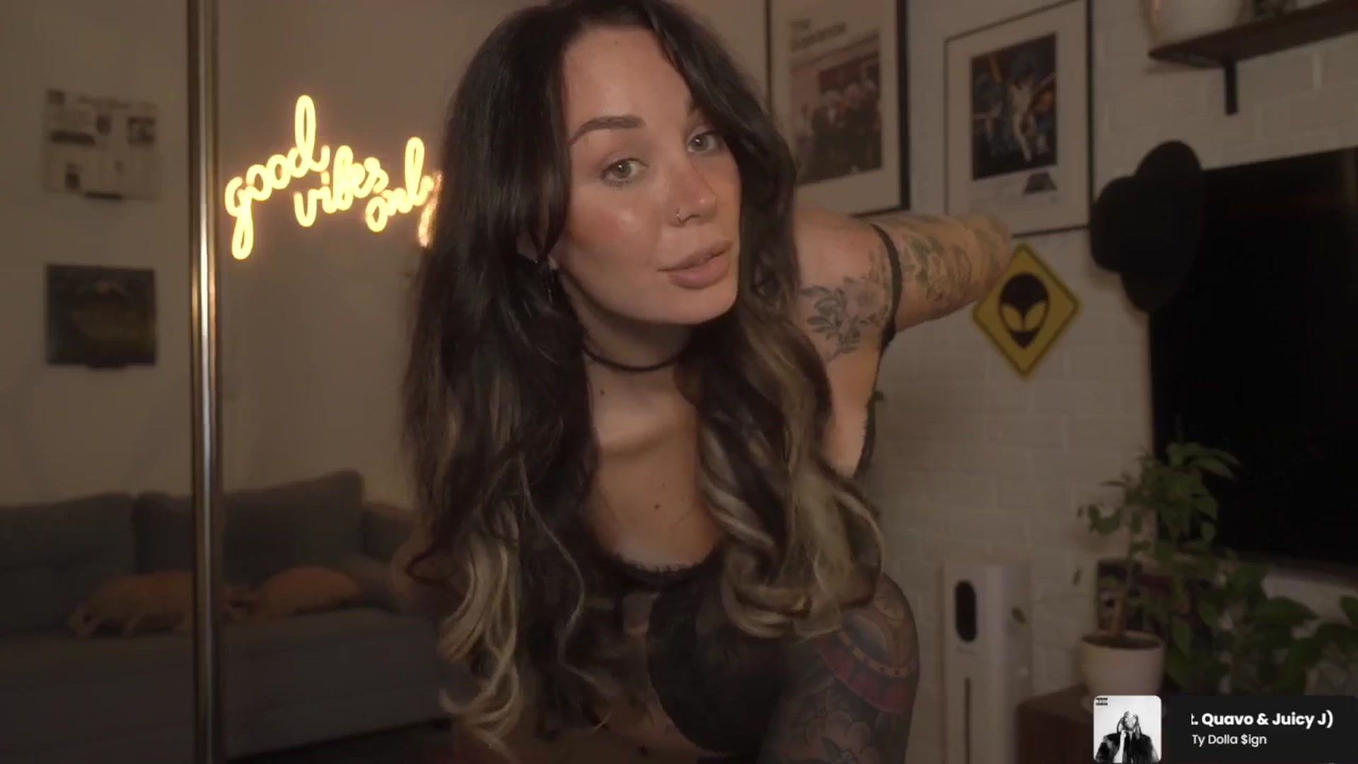 Gallery image thumbnail from GoodVibes's myfreecams stream on, 04/18/2026, 24:40 image 15 of 20