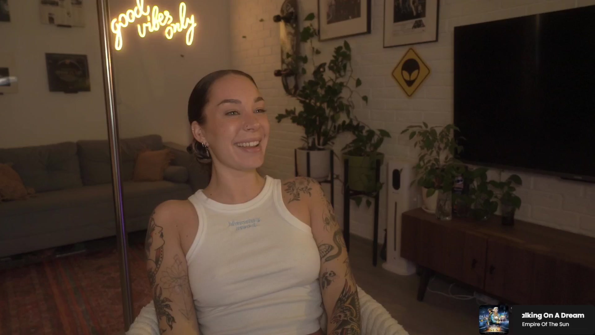 Gallery image thumbnail from GoodVibes's myfreecams stream on, 04/29/2026, 01:47 image 16 of 20