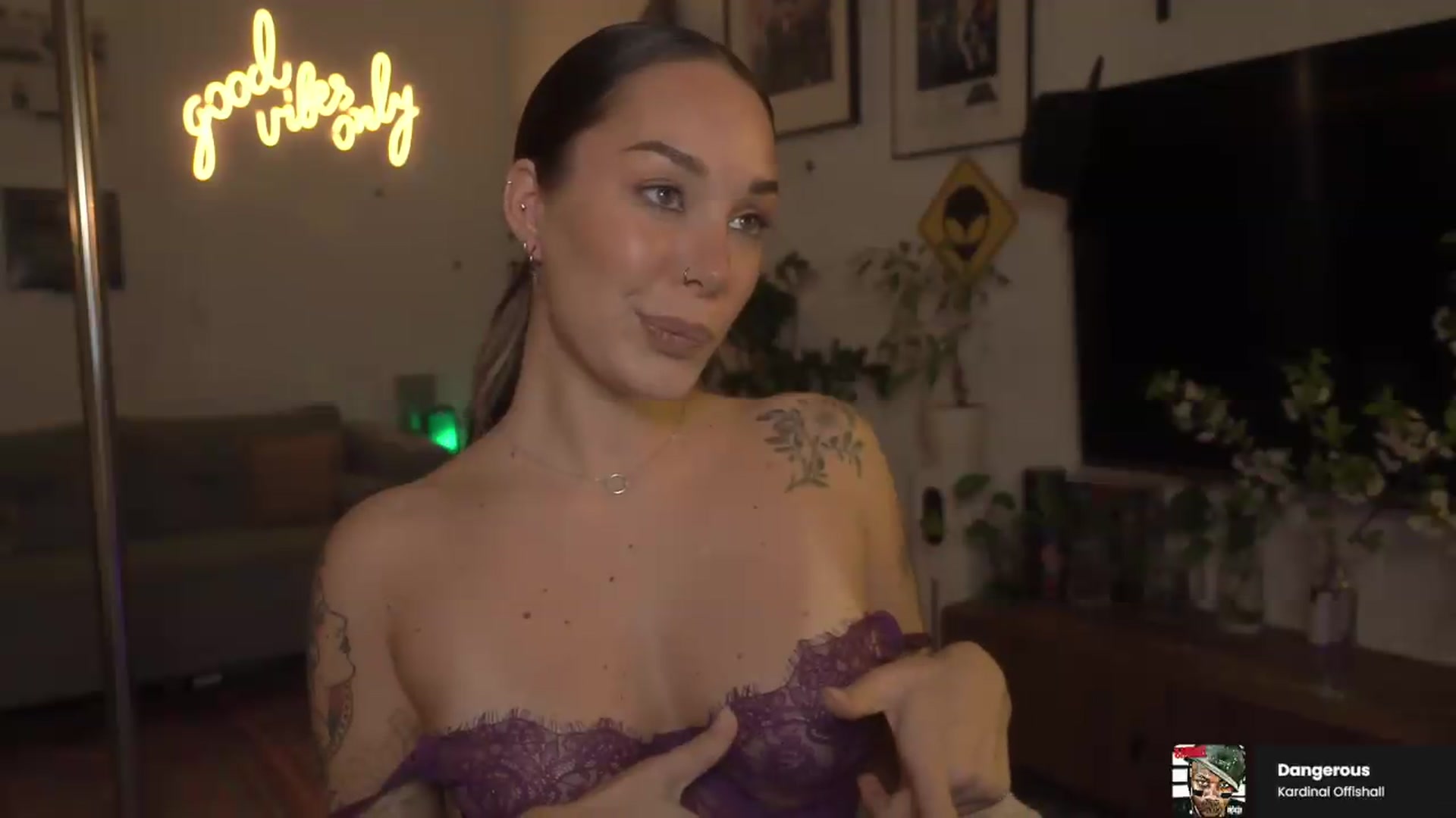 Gallery image thumbnail from GoodVibes's myfreecams stream on, 05/09/2026, 24:00 image 3 of 20
