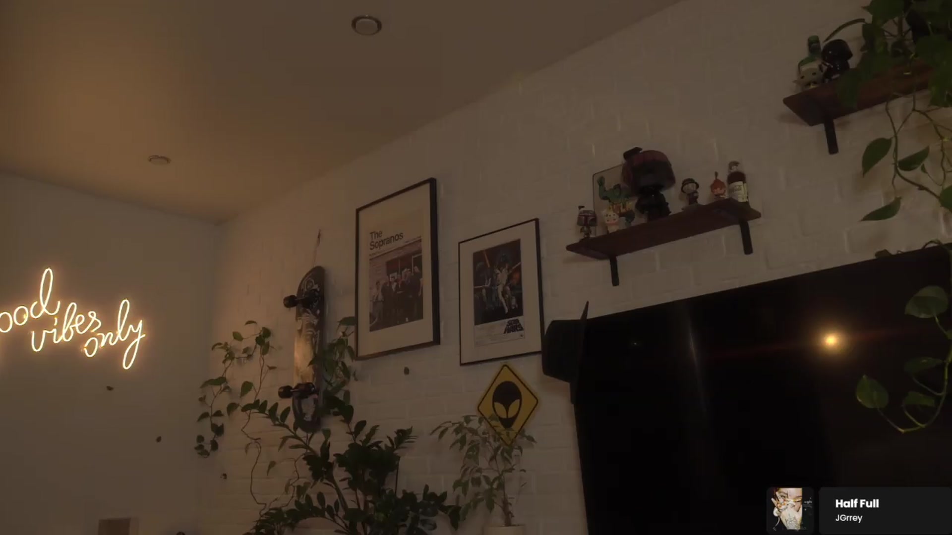 Gallery image thumbnail from GoodVibes's myfreecams stream on, 05/15/2026, 01:00 image 5 of 20