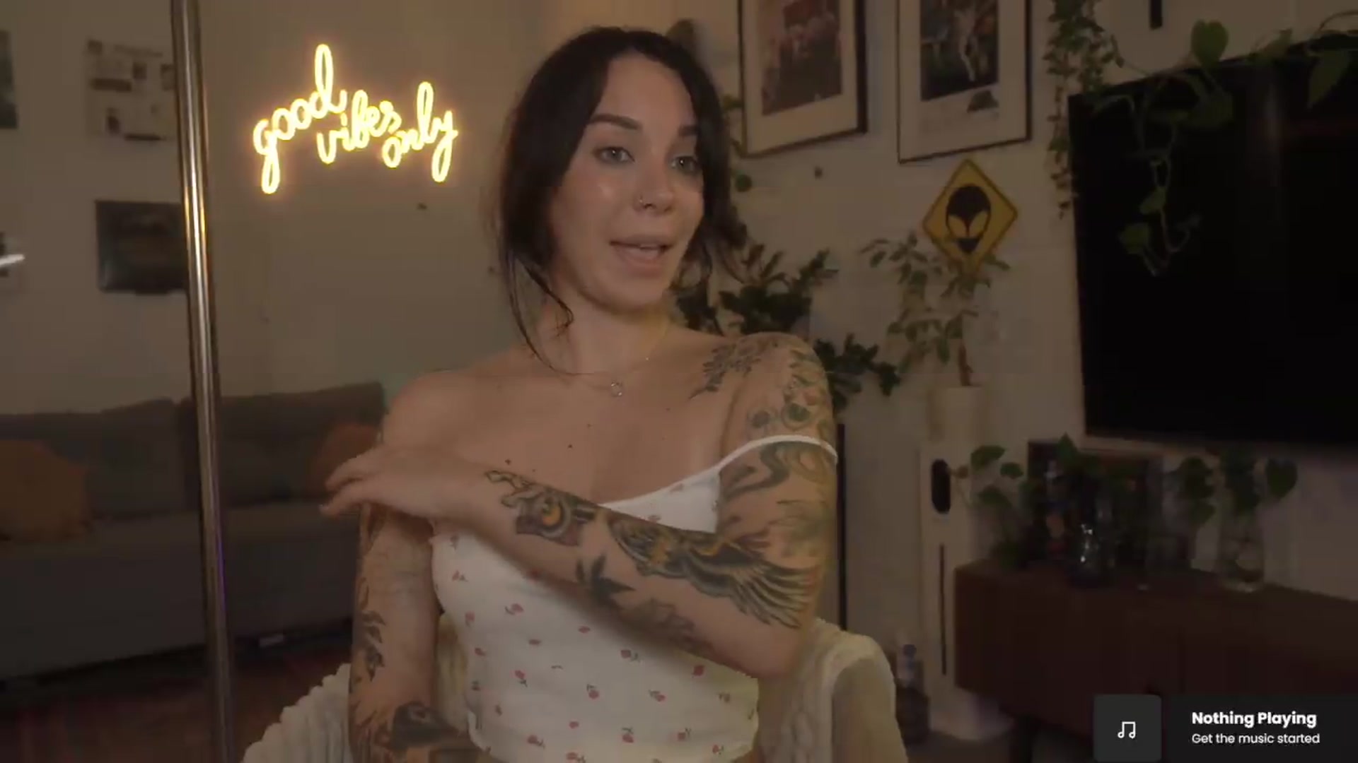 Gallery image thumbnail from GoodVibes's myfreecams stream on, 05/23/2026, 02:15 image 15 of 20