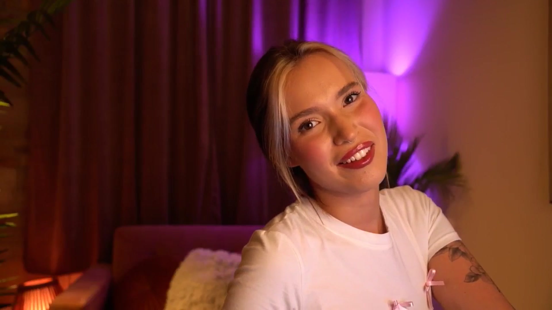 Gallery image thumbnail from Good_Choice's myfreecams stream on, 06/18/2024, 20:29 image 4 of 20