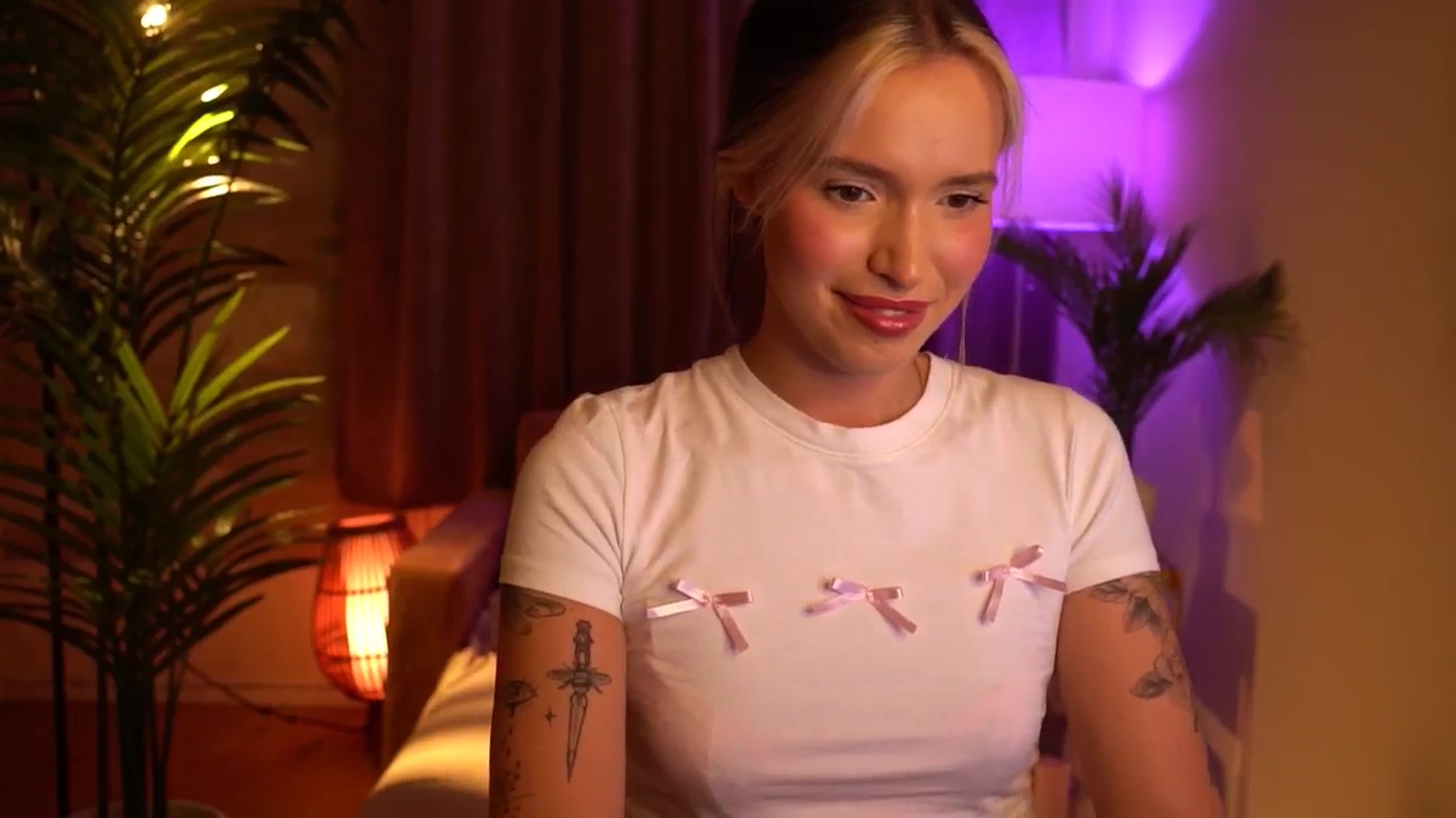 Gallery image thumbnail from Good_Choice's myfreecams stream on, 06/18/2024, 20:29 image 9 of 20
