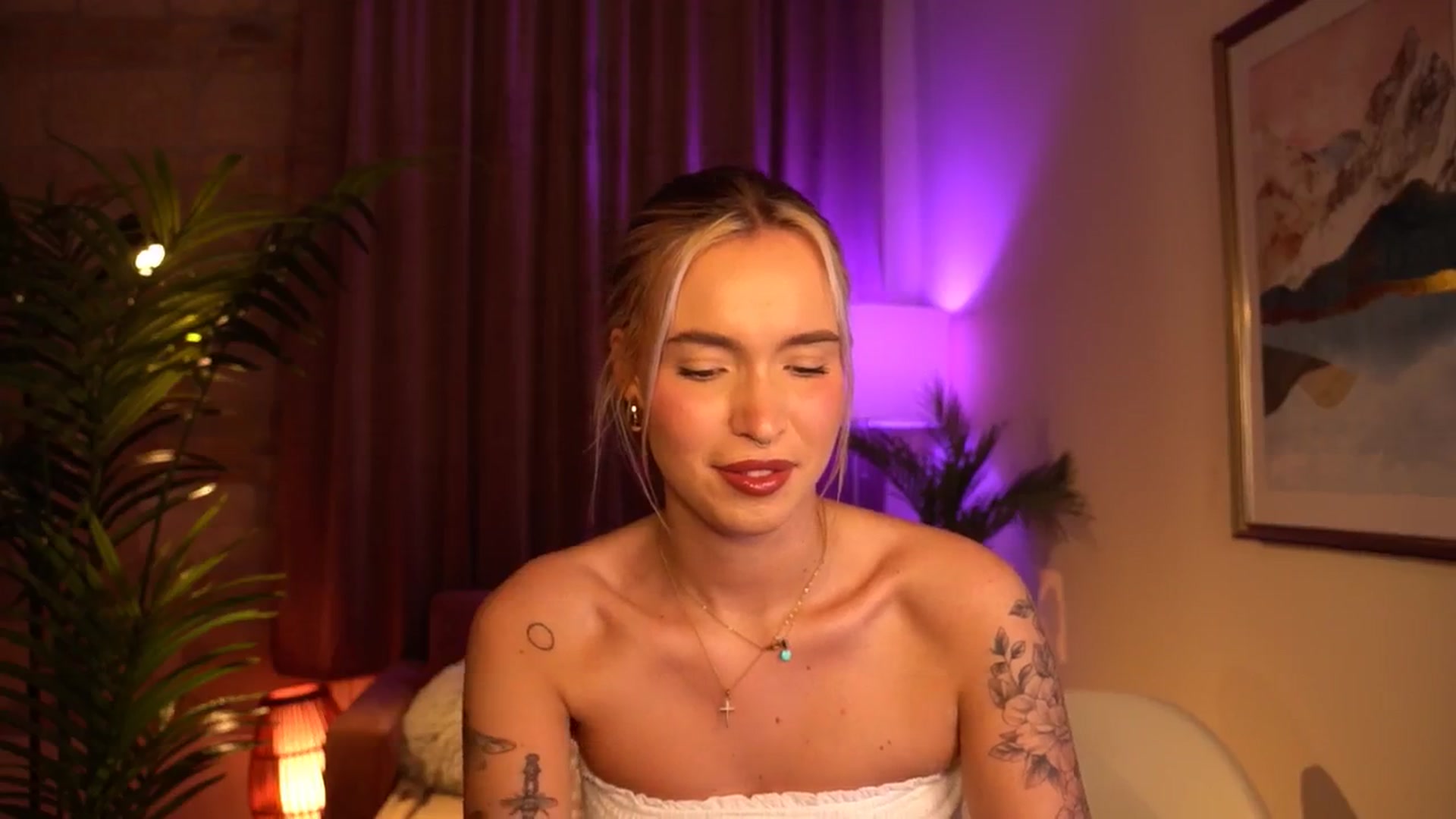 Gallery image thumbnail from Good_Choice's myfreecams stream on, 06/19/2024, 16:40 image 3 of 20