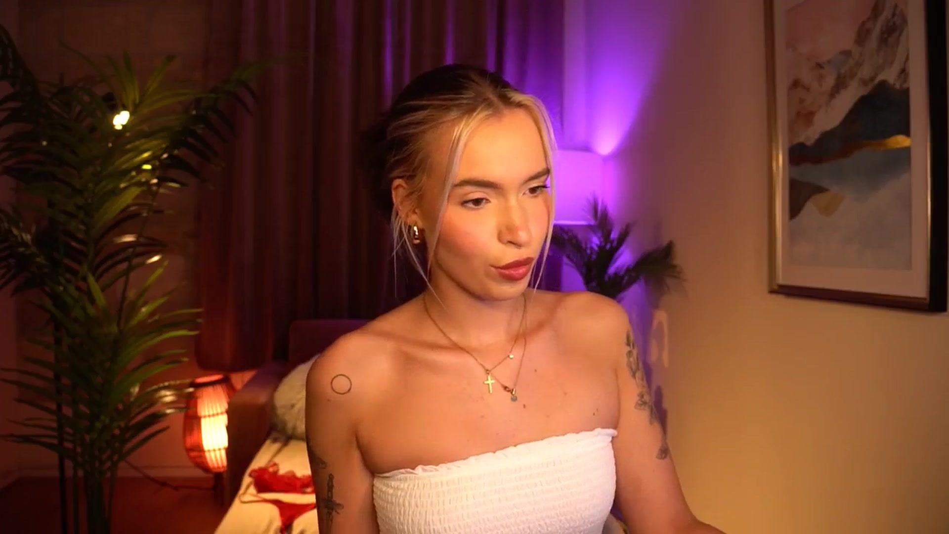 Gallery image thumbnail from Good_Choice's myfreecams stream on, 06/19/2024, 16:40 image 6 of 20