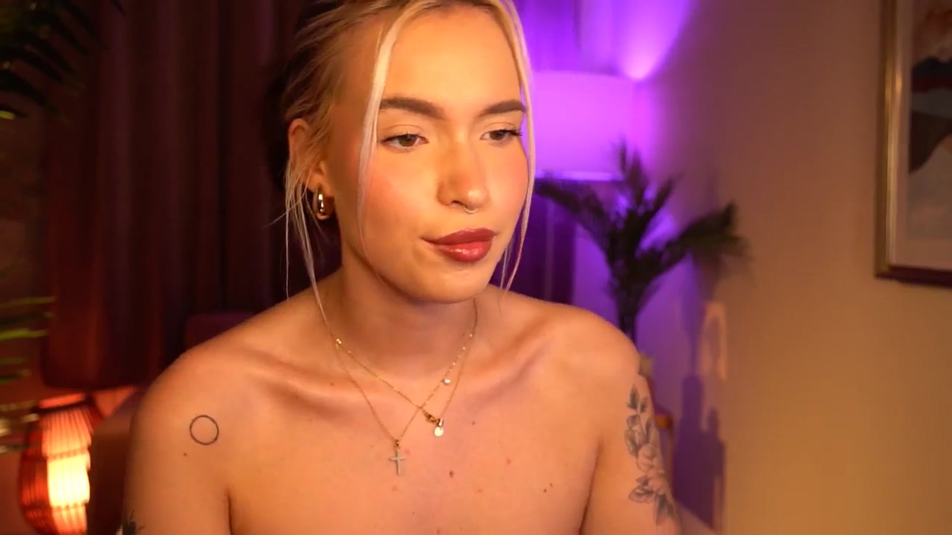 Gallery image thumbnail from Good_Choice's myfreecams stream on, 06/19/2024, 16:40 image 5 of 20