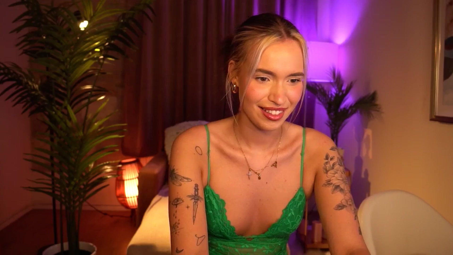 Gallery image thumbnail from Good_Choice's myfreecams stream on, 06/19/2024, 16:40 image 14 of 20
