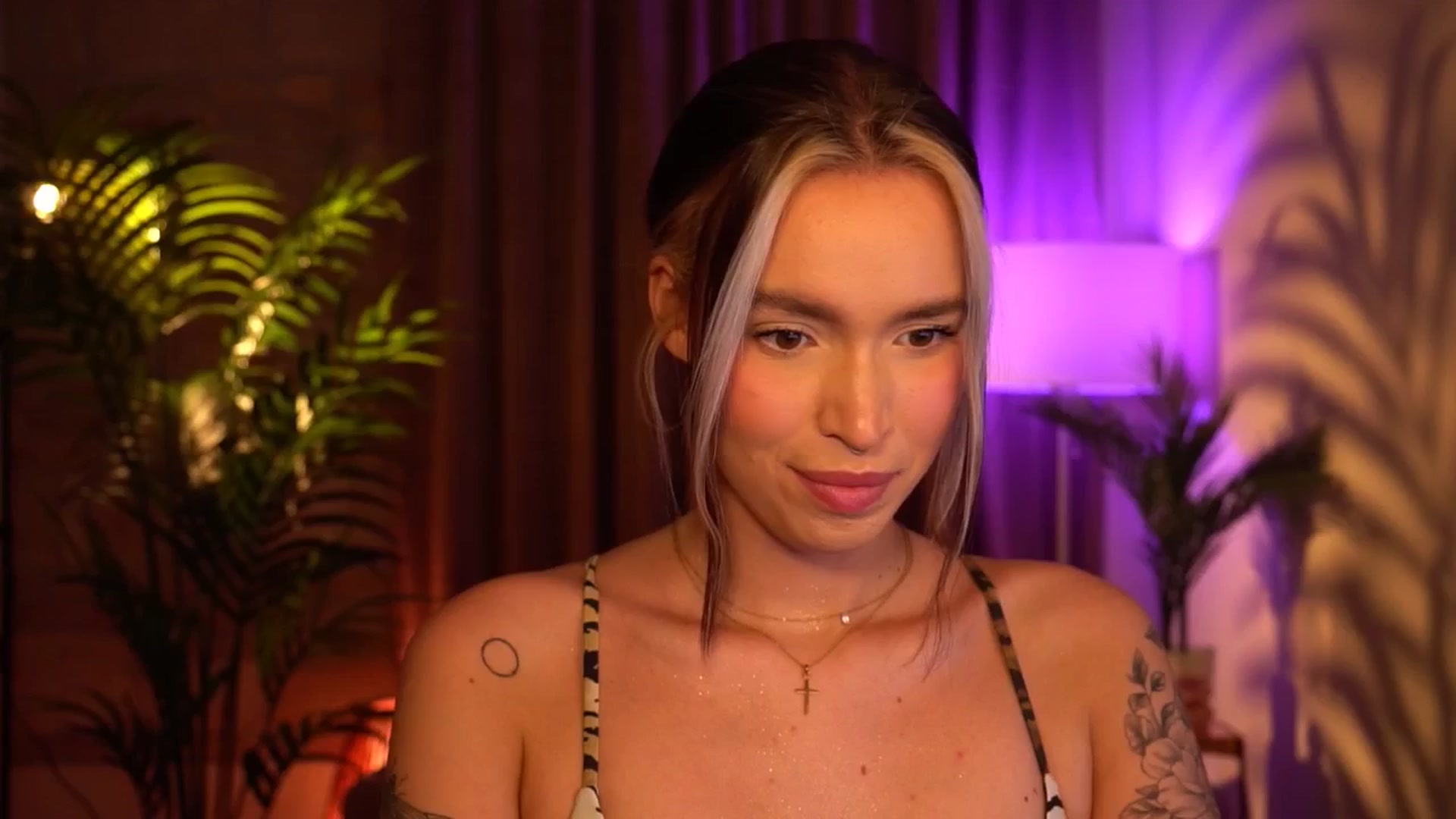 Gallery image thumbnail from Good_Choice's myfreecams stream on, 06/20/2024, 20:27 image 14 of 20