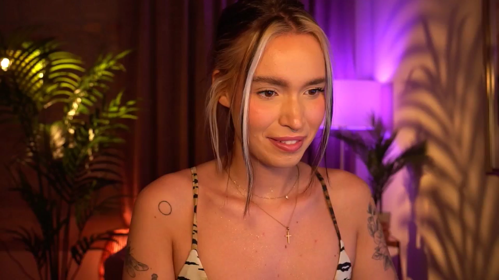 Gallery image thumbnail from Good_Choice's myfreecams stream on, 06/20/2024, 20:27 image 12 of 20
