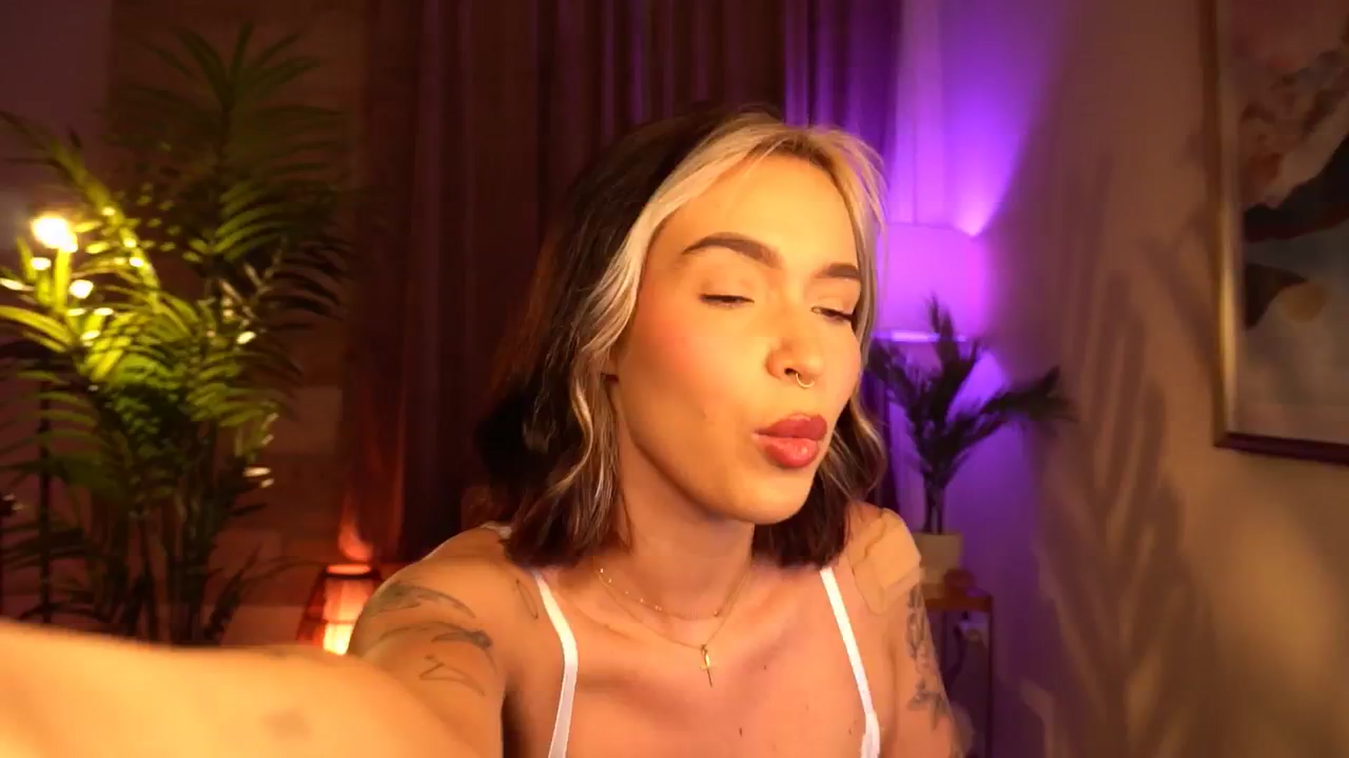 Gallery image thumbnail from Good_Choice's myfreecams stream on, 06/23/2024, 10:15 image 3 of 20