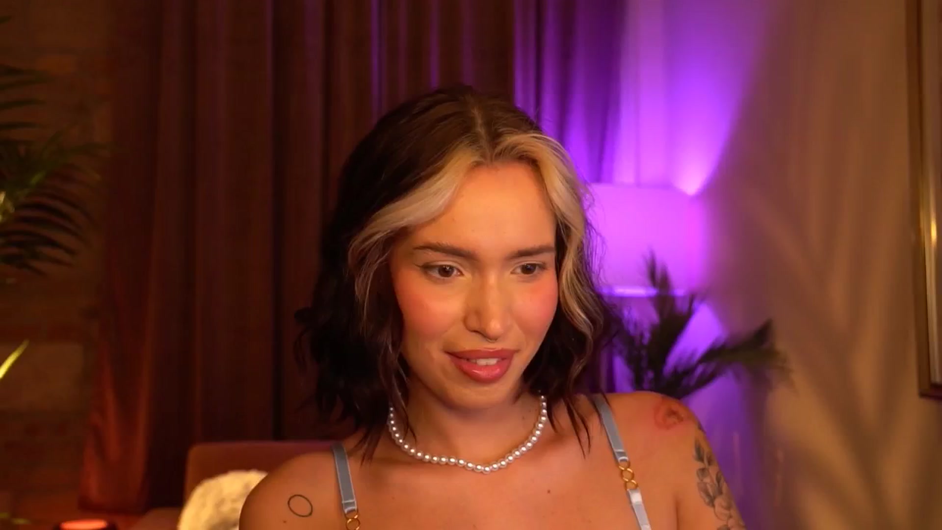 Gallery image thumbnail from Good_Choice's myfreecams stream on, 06/24/2024, 15:19 image 14 of 20