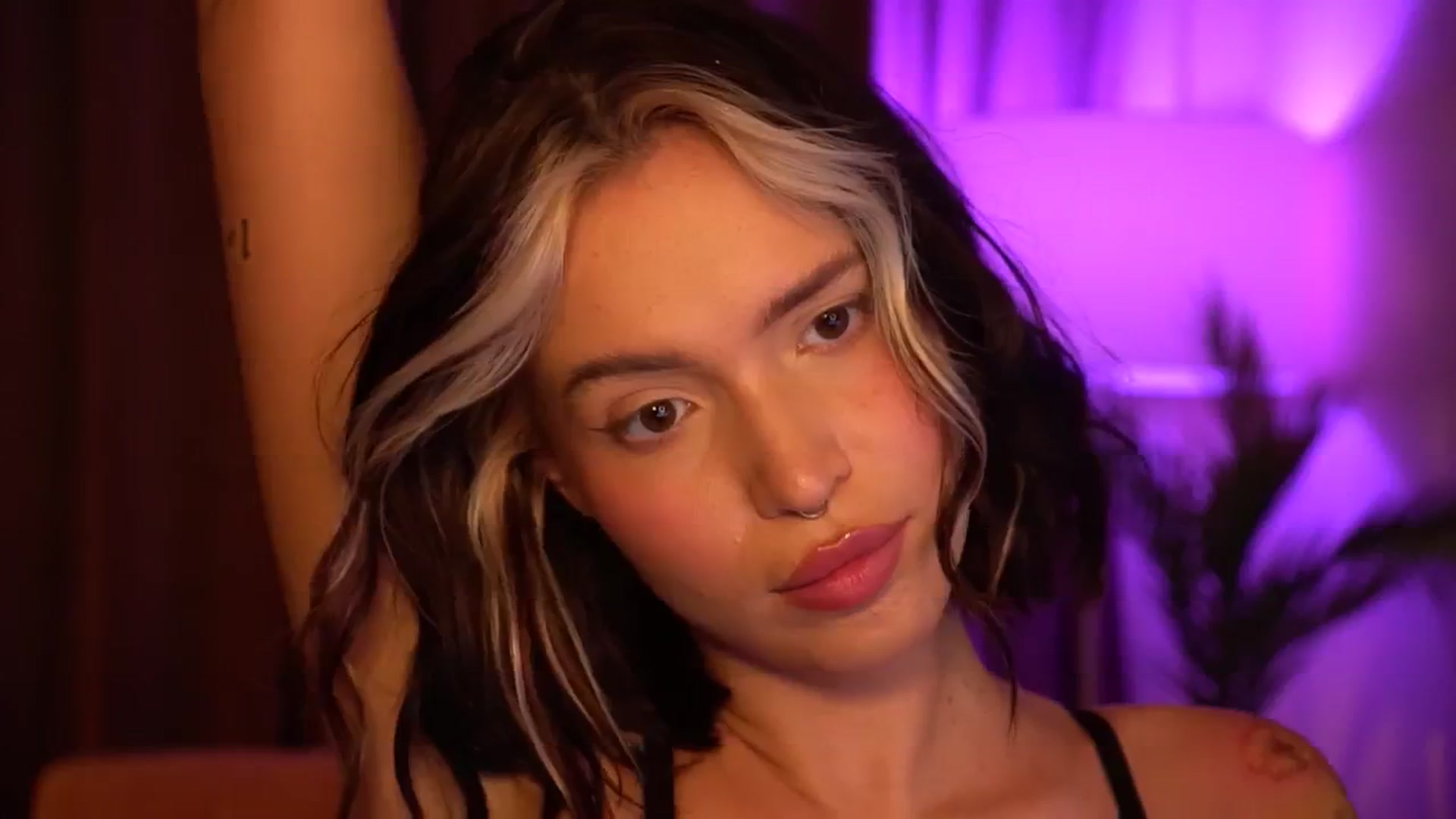 Gallery image thumbnail from Good_Choice's myfreecams stream on, 06/24/2024, 17:40 image 8 of 20