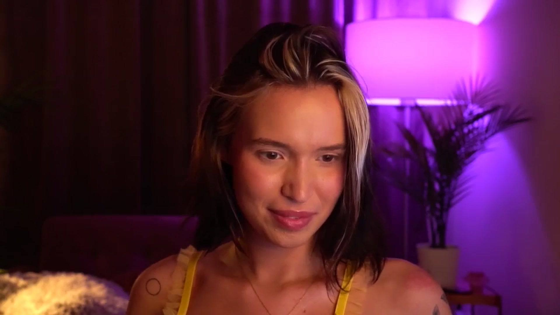 Gallery image thumbnail from Good_Choice's myfreecams stream on, 07/25/2024, 14:35 image 18 of 20