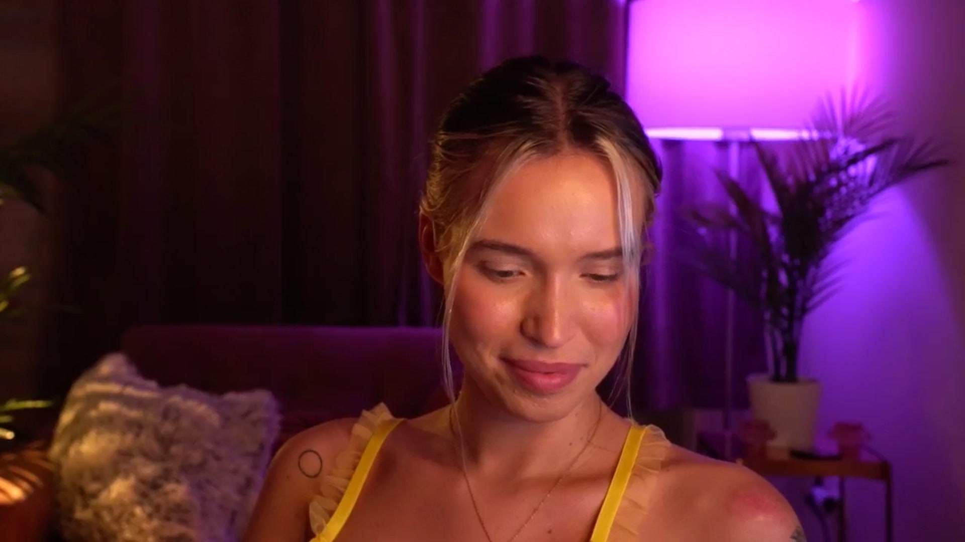Gallery image thumbnail from Good_Choice's myfreecams stream on, 07/25/2024, 16:18 image 16 of 20