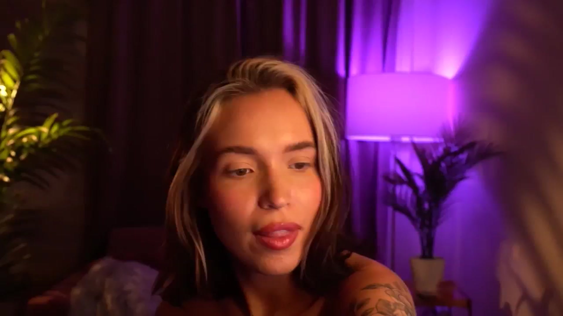 Gallery image thumbnail from Good_Choice's myfreecams stream on, 07/26/2024, 16:00 image 17 of 20