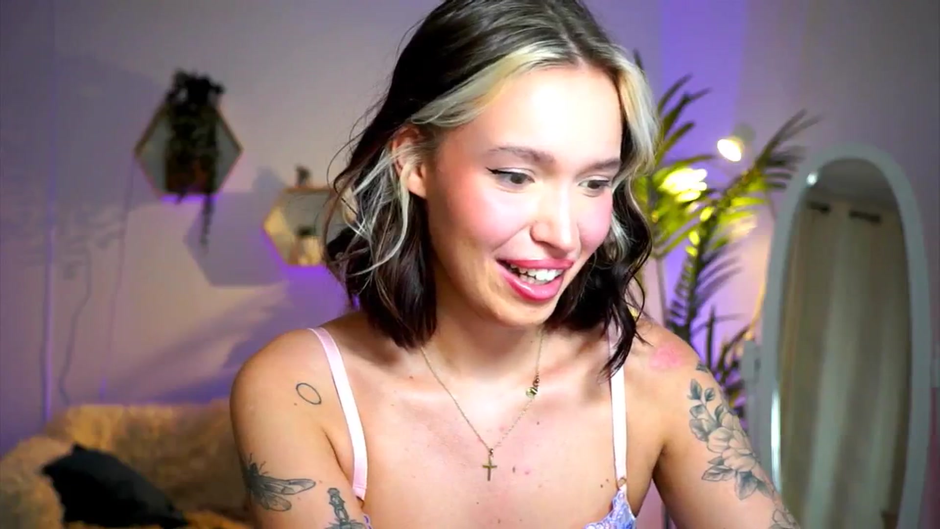 Gallery image thumbnail from Good_Choice's myfreecams stream on, 08/01/2024, 18:36 image 12 of 20