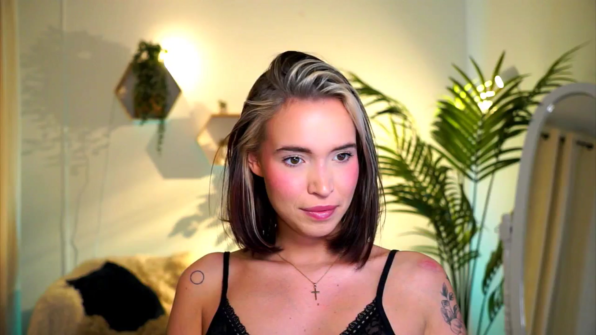 Gallery image thumbnail from Good_Choice's myfreecams stream on, 08/05/2024, 16:38 image 10 of 20