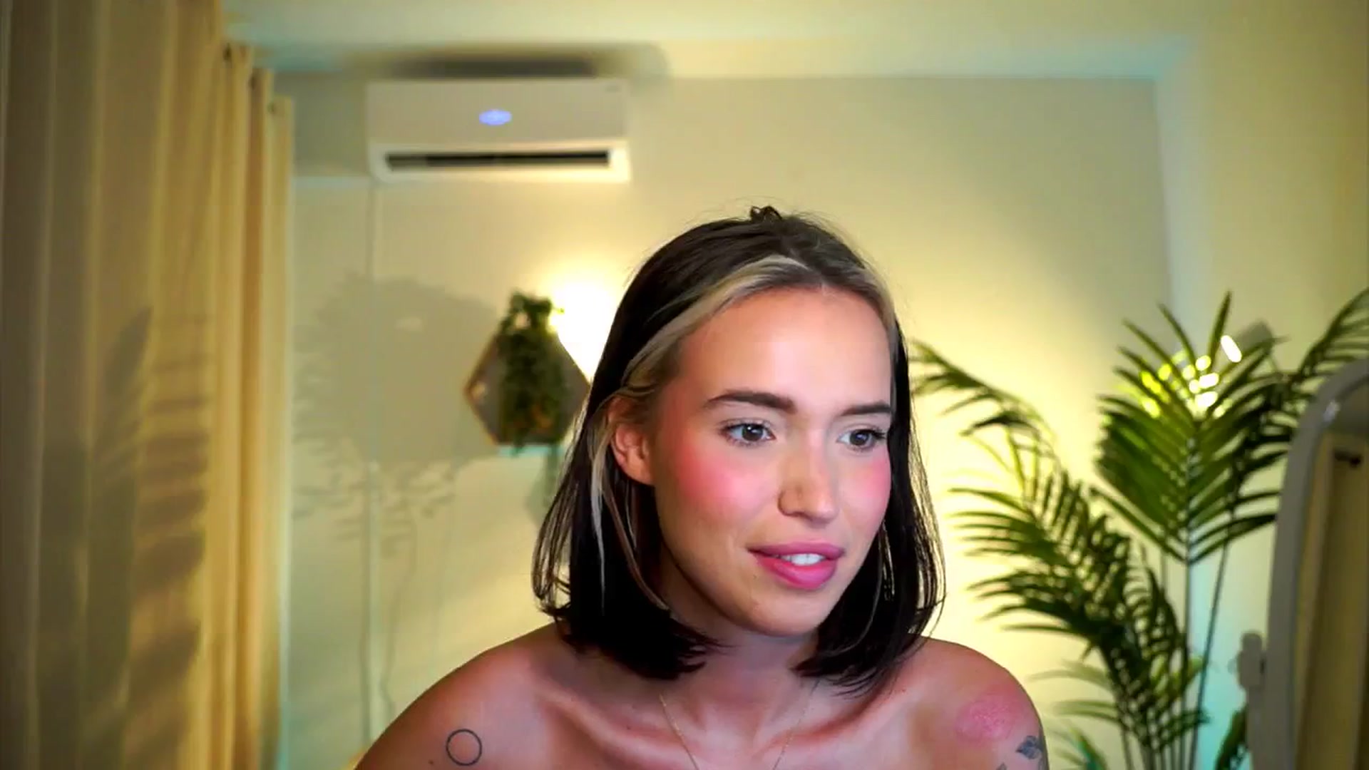 Gallery image thumbnail from Good_Choice's myfreecams stream on, 08/05/2024, 18:16 image 15 of 20