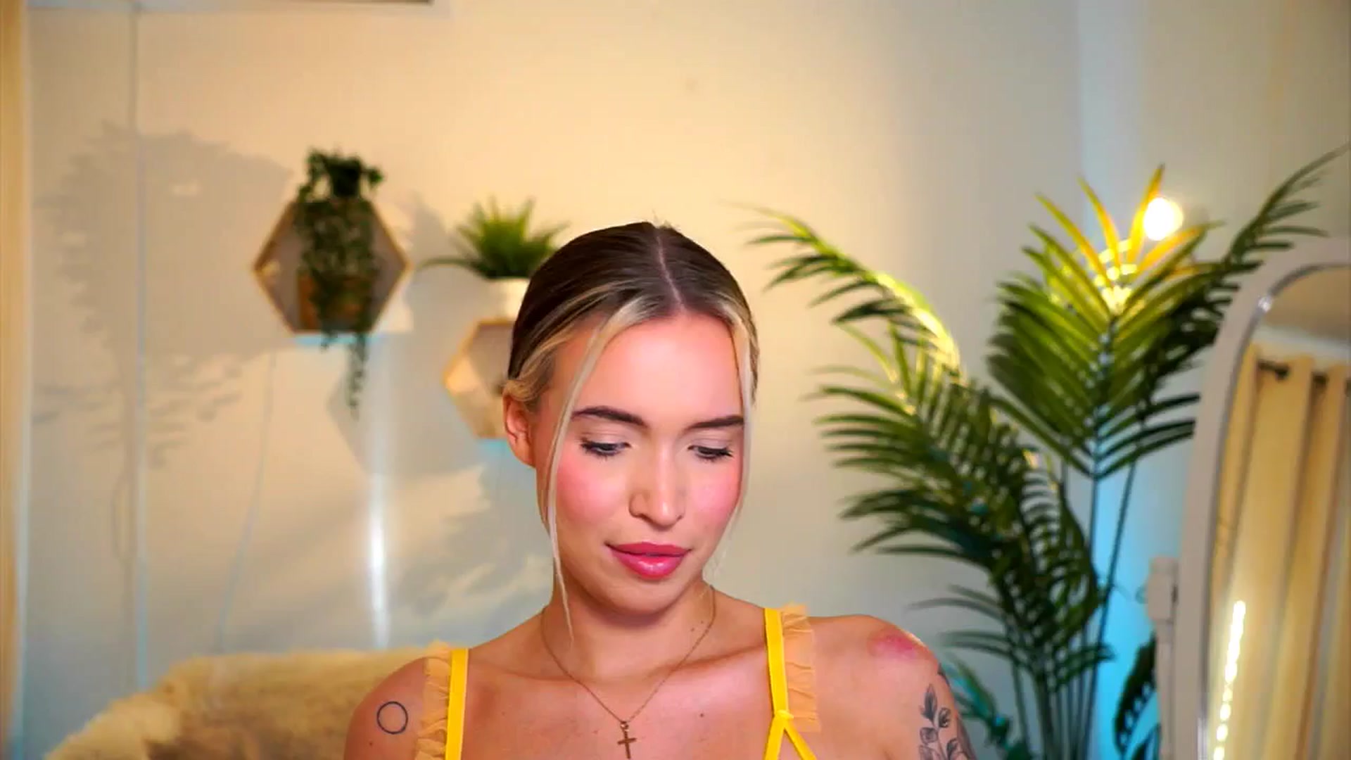 Gallery image thumbnail from Good_Choice's myfreecams stream on, 08/07/2024, 16:41 image 8 of 20