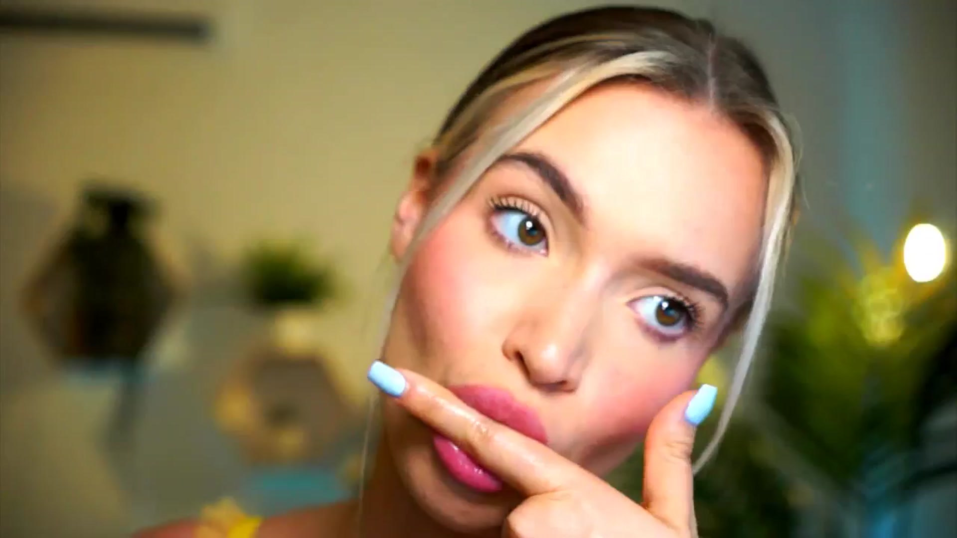 Gallery image thumbnail from Good_Choice's myfreecams stream on, 08/07/2024, 16:41 image 13 of 20