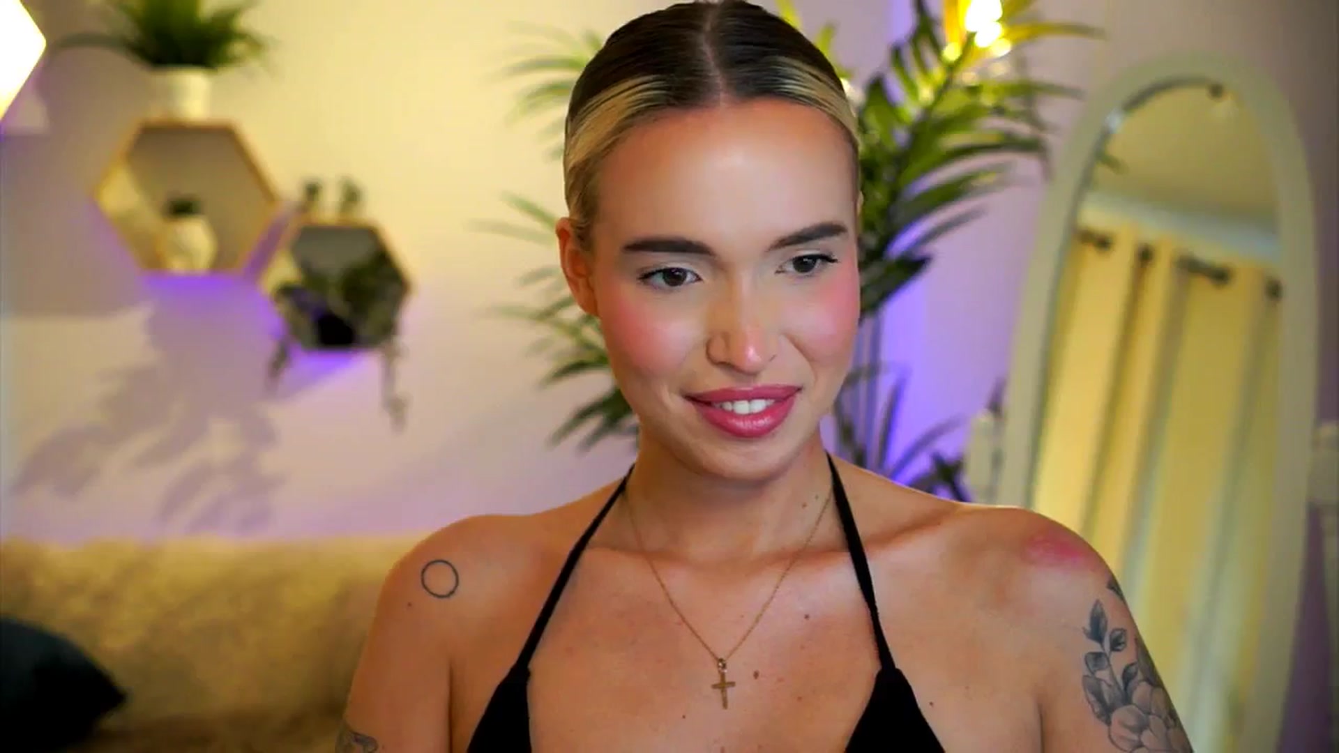 Gallery image thumbnail from Good_Choice's myfreecams stream on, 08/08/2024, 12:41 image 15 of 20