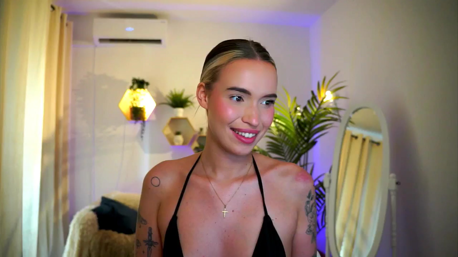Gallery image thumbnail from Good_Choice's myfreecams stream on, 08/08/2024, 15:27 image 10 of 20