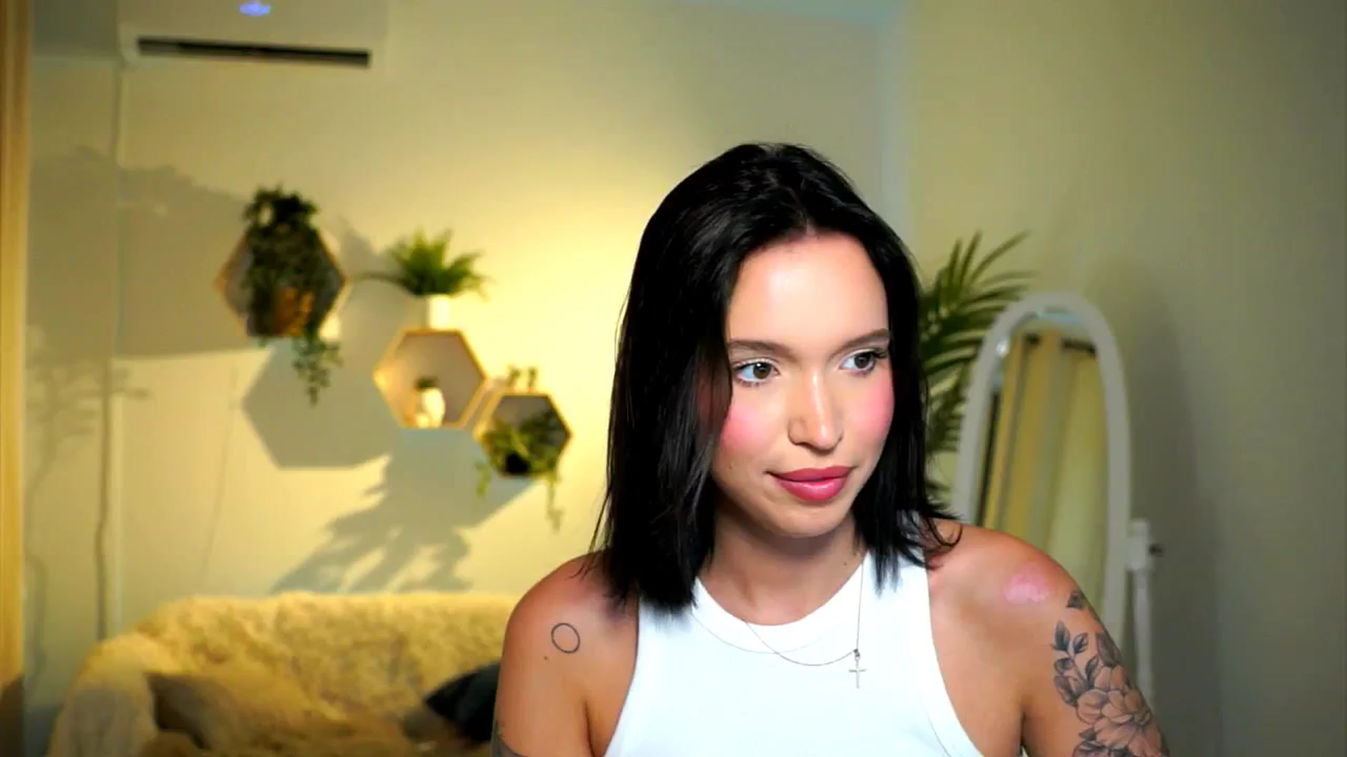 Gallery image thumbnail from Good_Choice's myfreecams stream on, 08/15/2024, 13:19 image 17 of 20