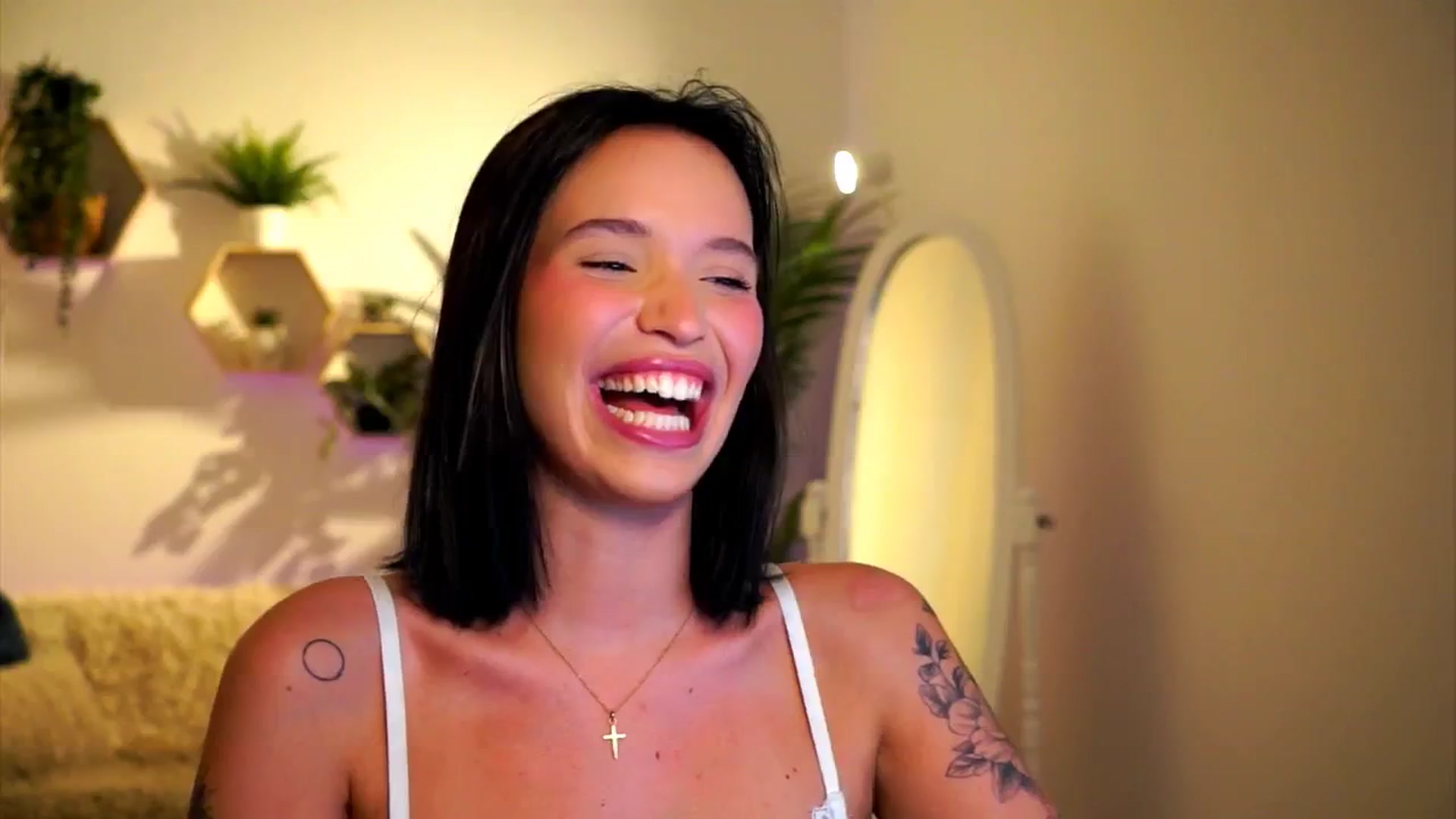 Gallery image thumbnail from Good_Choice's myfreecams stream on, 08/16/2024, 17:54 image 14 of 20