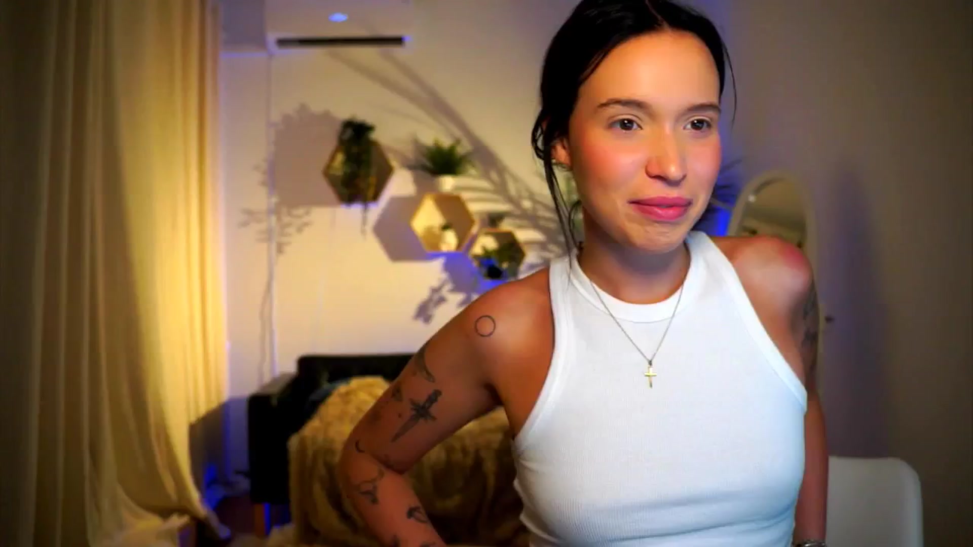 Gallery image thumbnail from Good_Choice's myfreecams stream on, 08/20/2024, 19:11 image 16 of 20