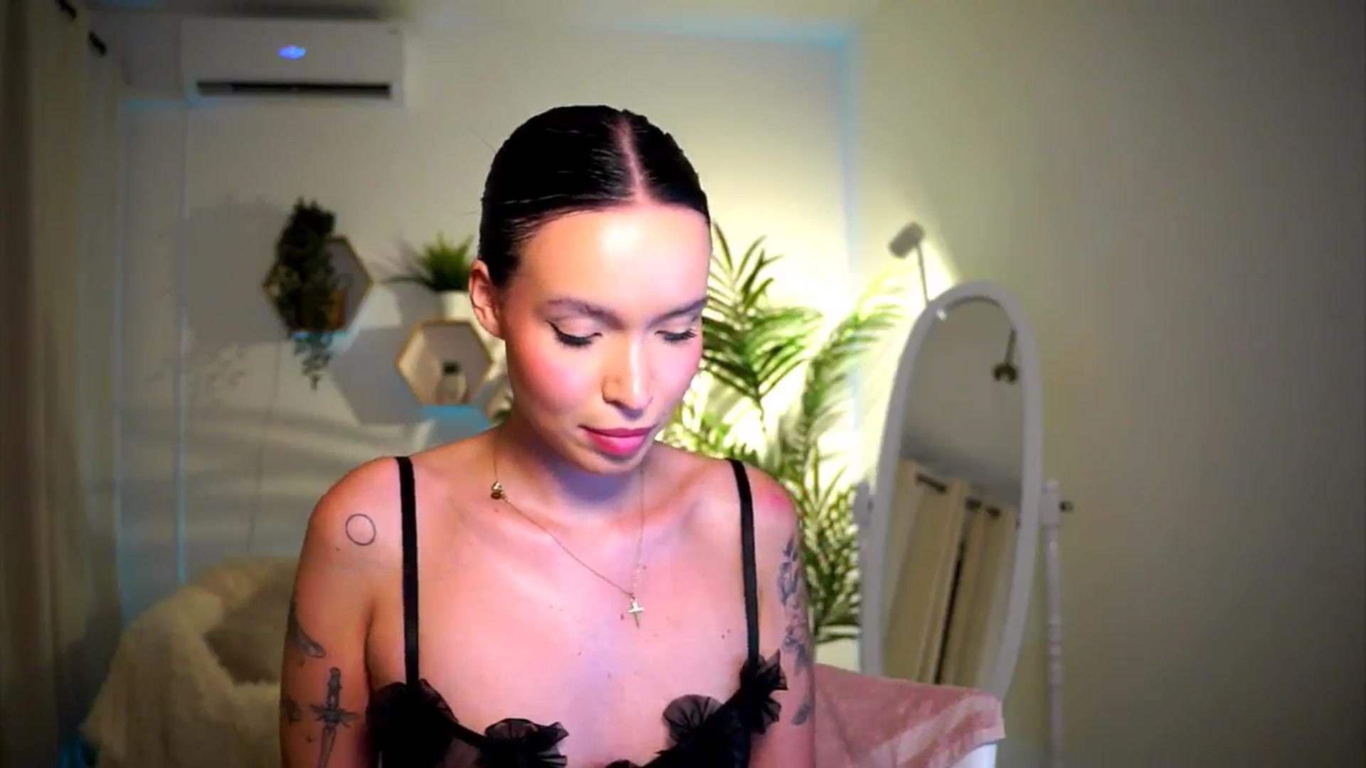 Gallery image thumbnail from Good_Choice's myfreecams stream on, 08/24/2024, 21:42 image 17 of 20