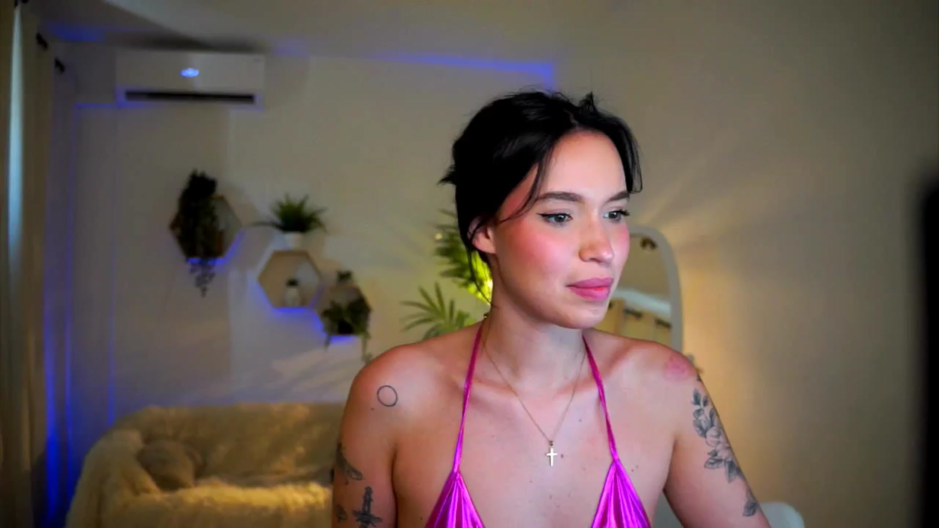 Gallery image thumbnail from Good_Choice's myfreecams stream on, 08/26/2024, 13:23 image 14 of 20