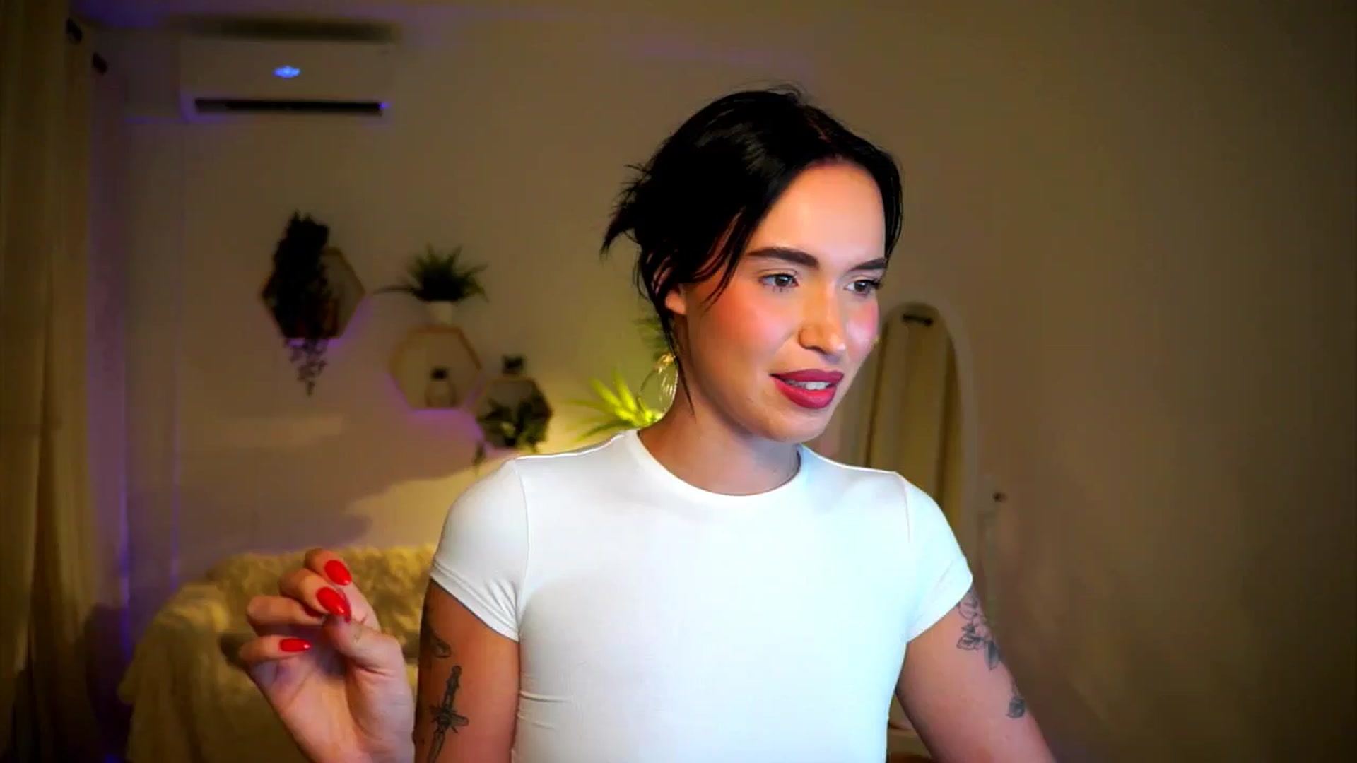 Gallery image thumbnail from Good_Choice's myfreecams stream on, 09/01/2024, 20:35 image 20 of 20