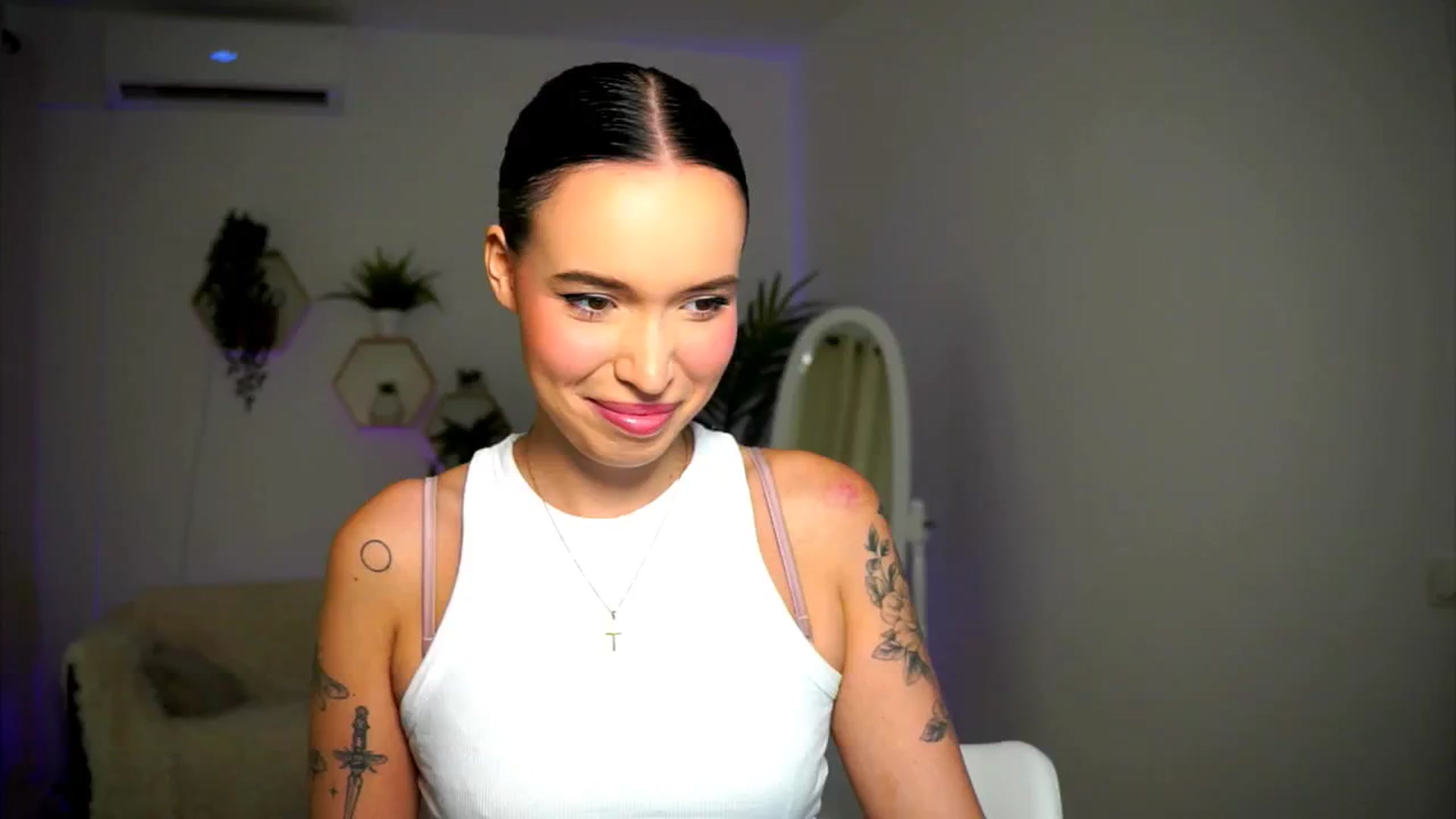 Gallery image thumbnail from Good_Choice's myfreecams stream on, 09/04/2024, 10:18 image 6 of 20