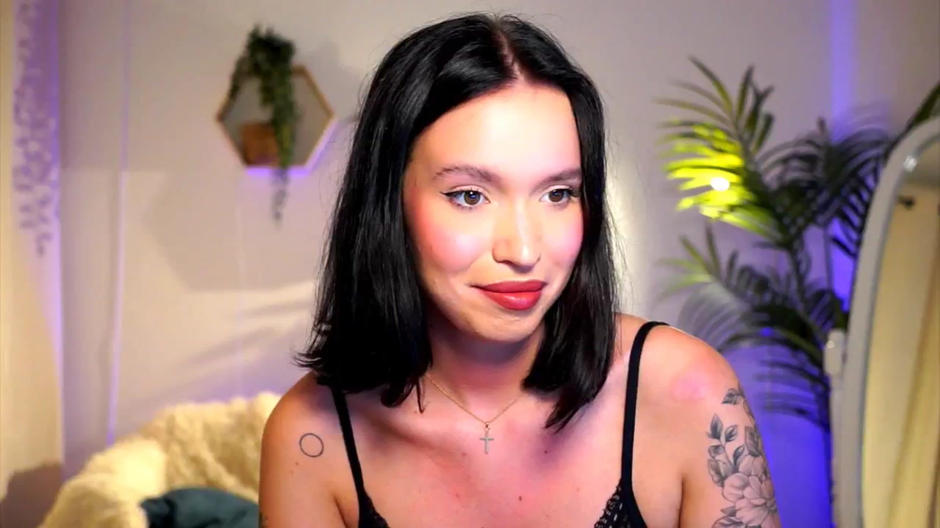 Gallery image thumbnail from Good_Choice's myfreecams stream on, 09/16/2024, 17:27 image 17 of 20