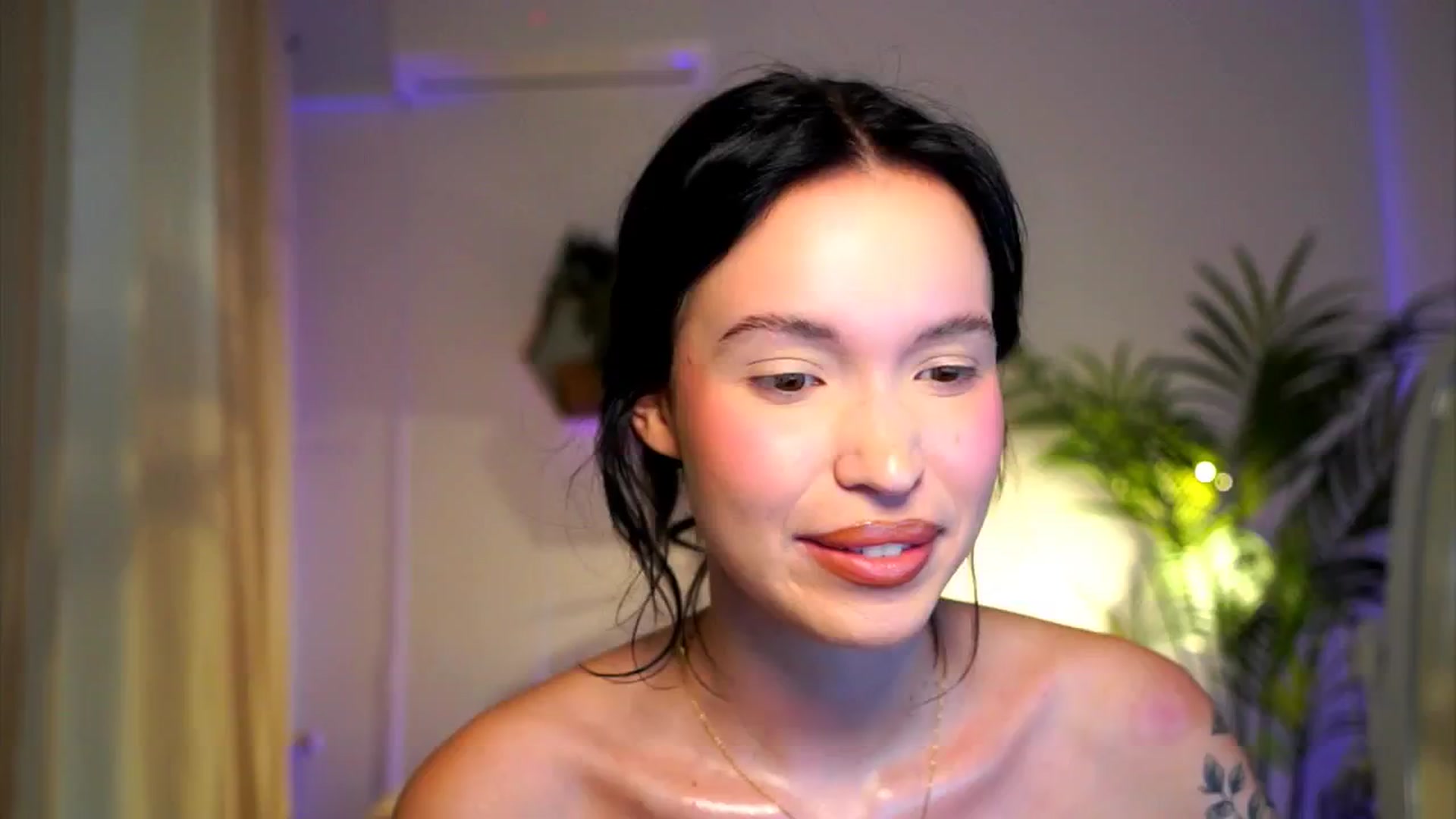 Gallery image thumbnail from Good_Choice's myfreecams stream on, 10/20/2024, 12:15 image 17 of 20