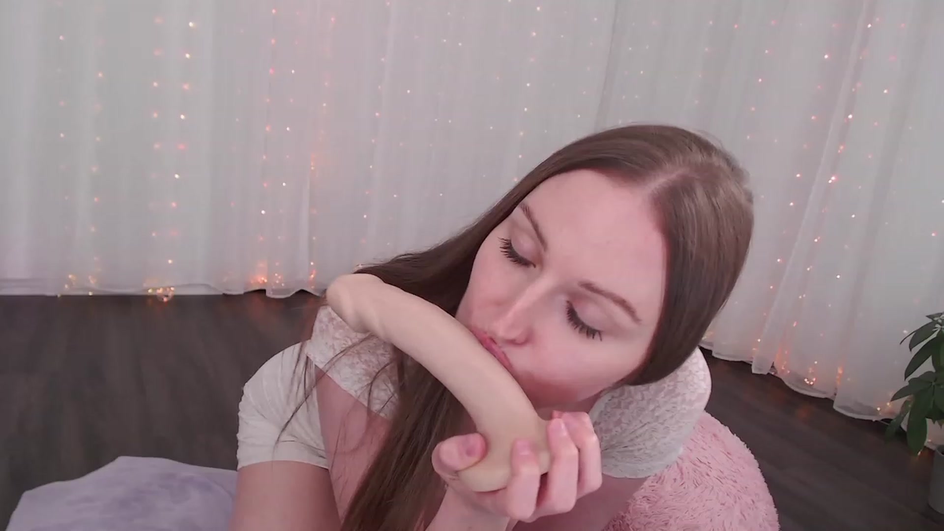 Gallery image thumbnail from GoodestGirl's myfreecams stream on, 05/05/2023, 02:04 image 12 of 20