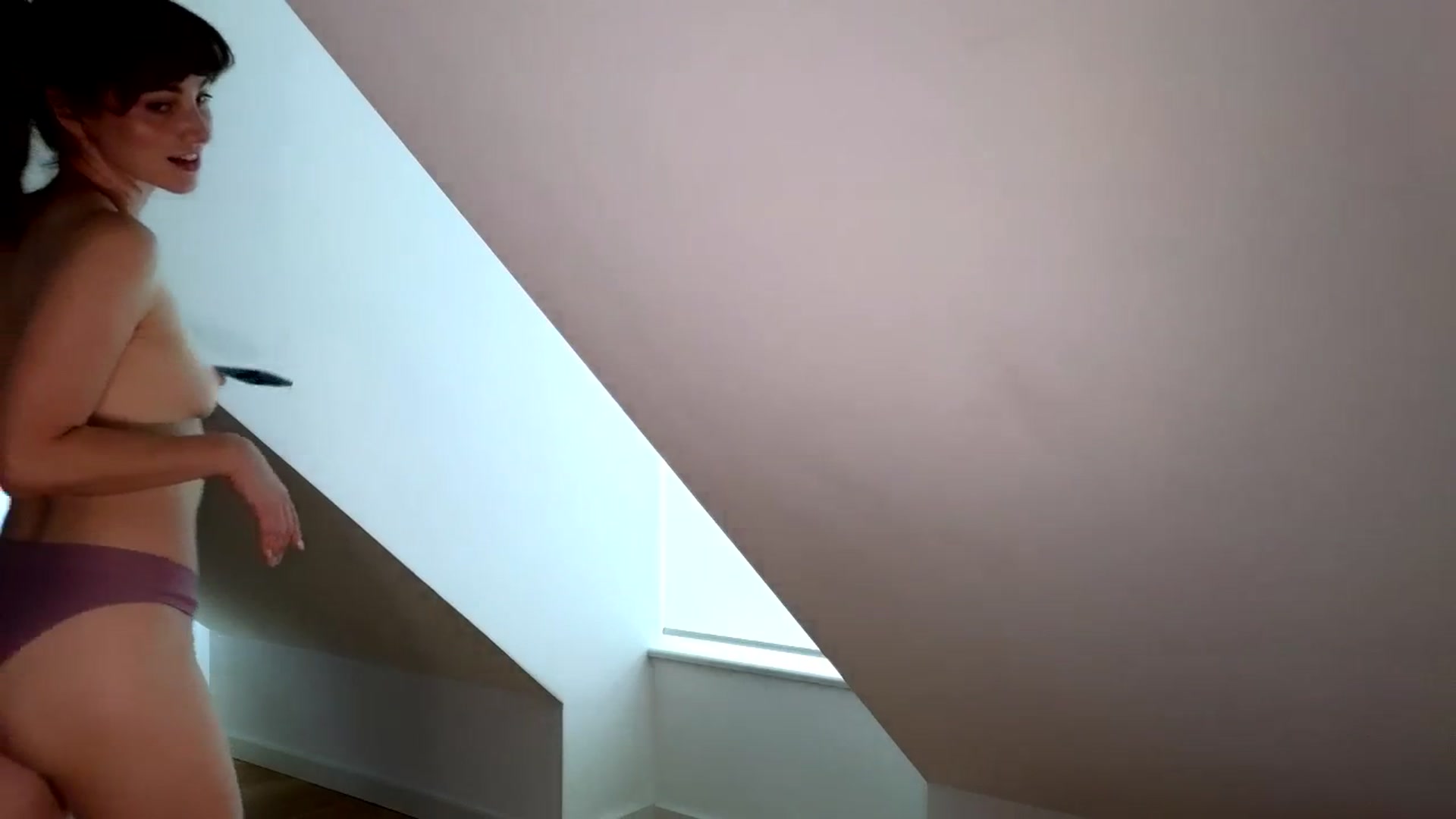 Gallery image thumbnail from Goodgirlgrace's myfreecams stream on, 08/18/2024, 17:44 image 16 of 20