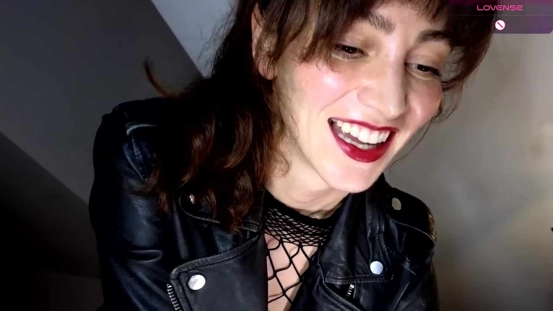 Gallery image thumbnail from Goodgirlgrace's myfreecams stream on, 10/31/2024, 17:43 image 4 of 20