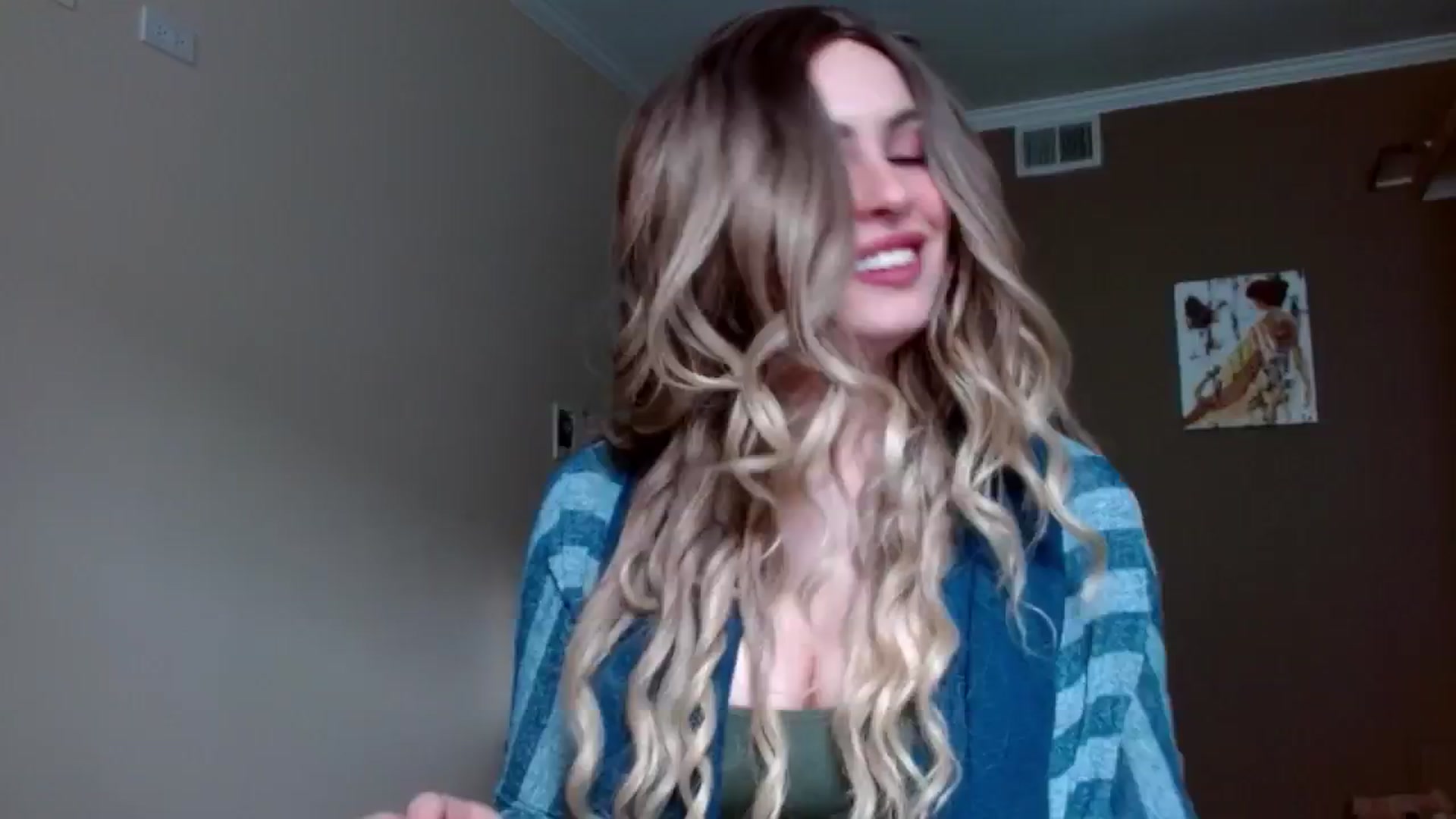 Gallery image thumbnail from Google_'s myfreecams stream on, 03/18/2024, 16:50 image 19 of 20