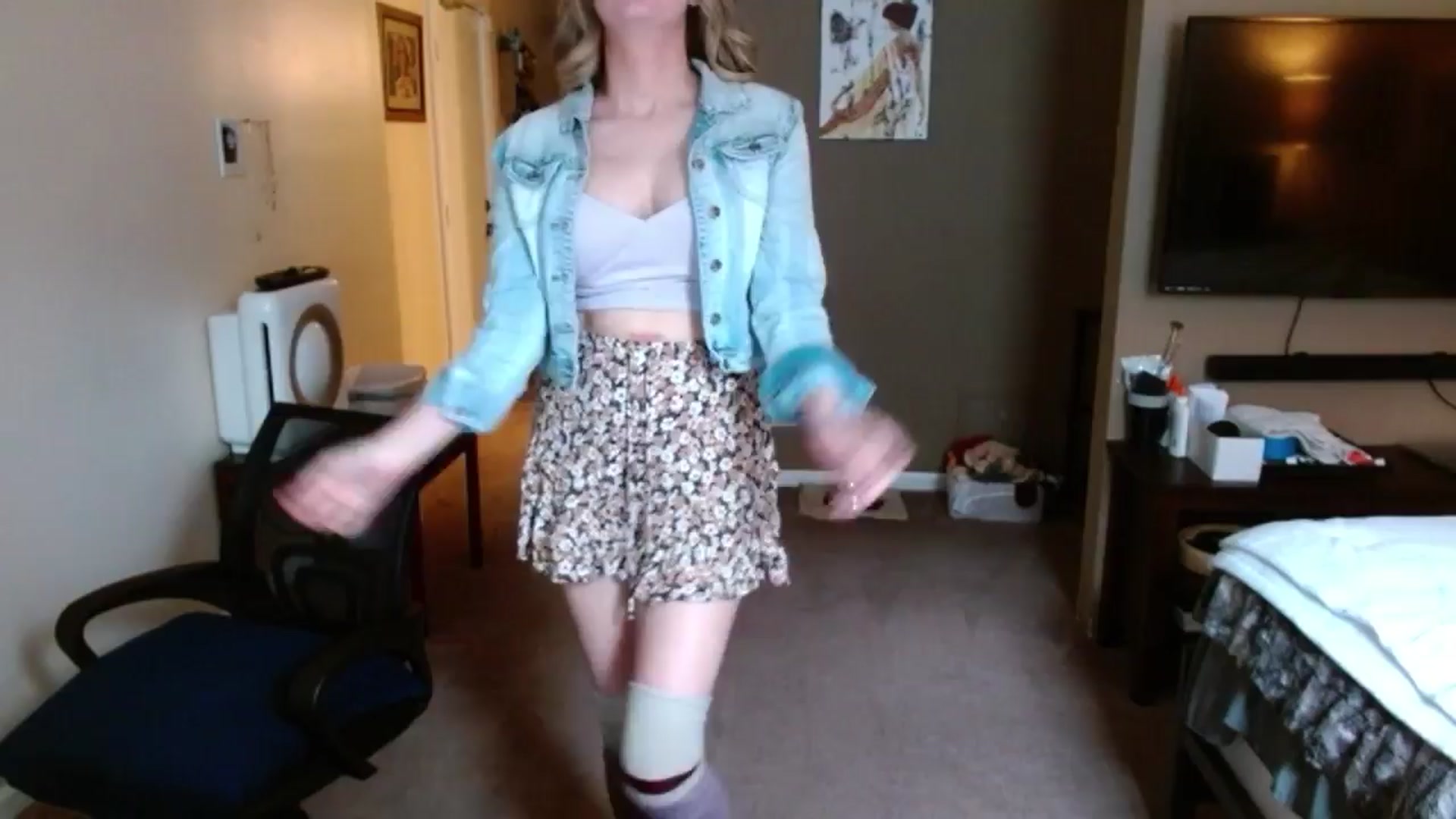 Gallery image thumbnail from Google_'s myfreecams stream on, 03/26/2024, 18:04 image 7 of 20