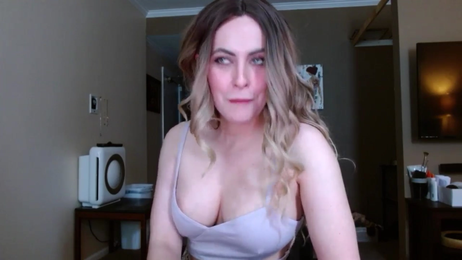 Gallery image thumbnail from Google_'s myfreecams stream on, 03/26/2024, 18:04 image 18 of 20