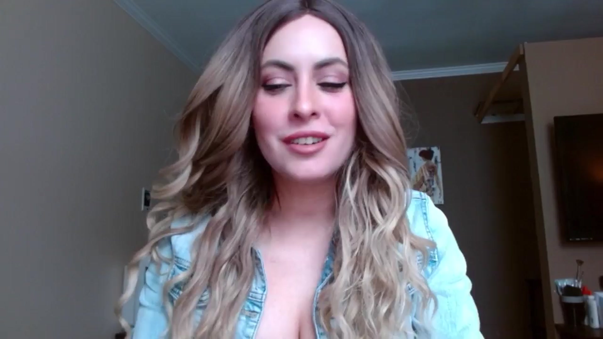 Gallery image thumbnail from Google_'s myfreecams stream on, 03/26/2024, 18:04 image 2 of 20