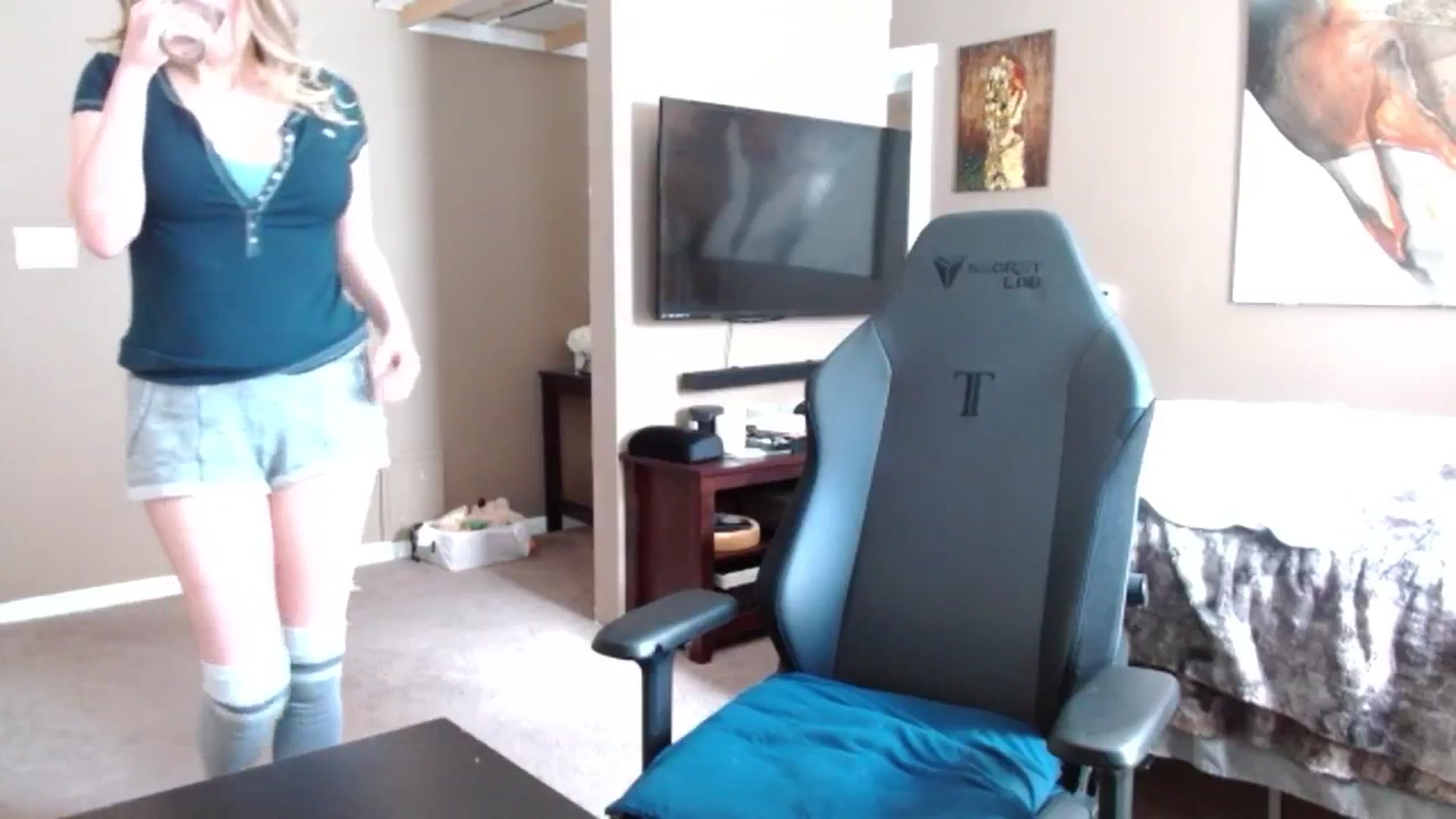 Gallery image thumbnail from Google_'s myfreecams stream on, 05/28/2024, 19:21 image 6 of 20