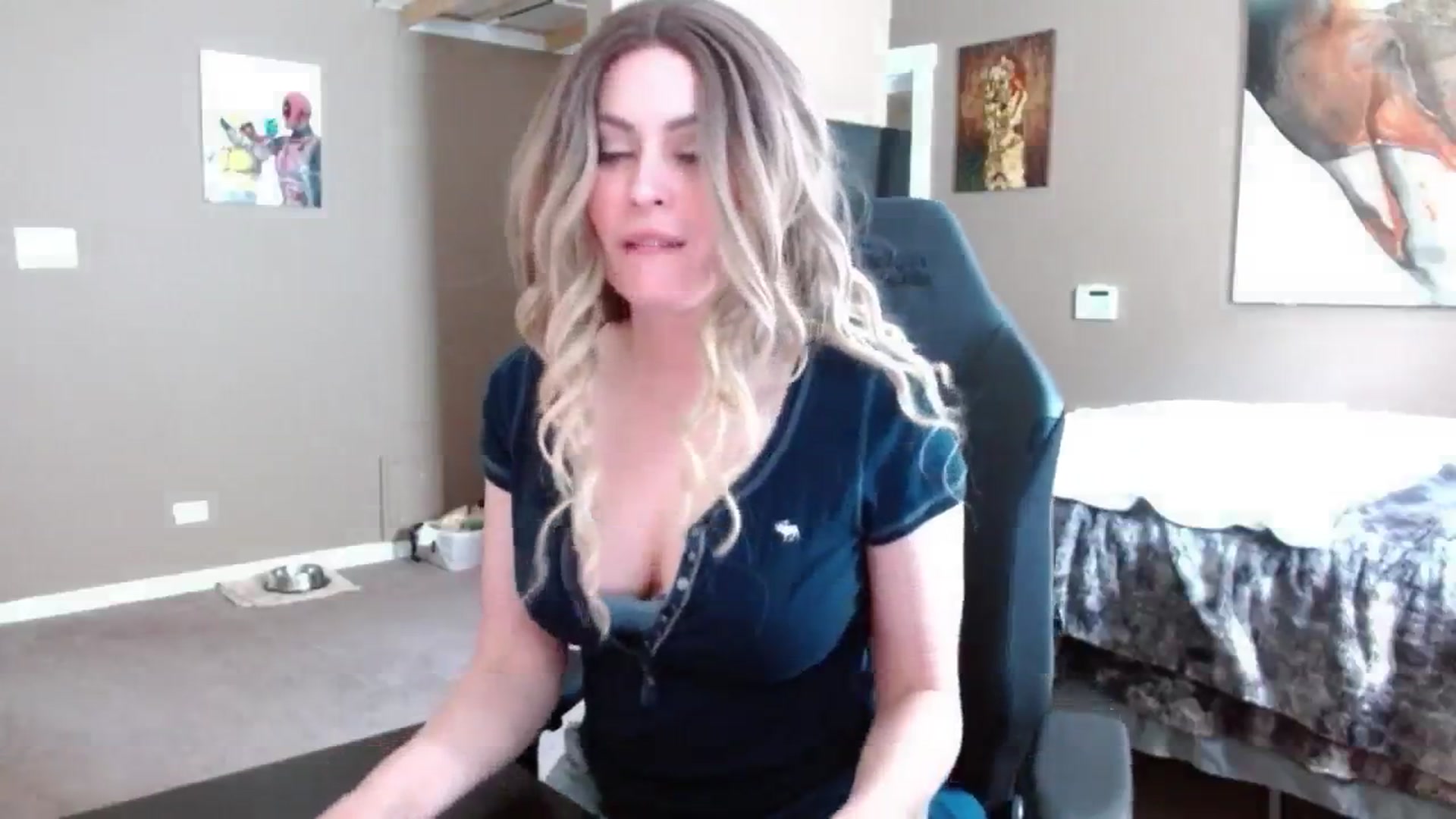 Gallery image thumbnail from Google_'s myfreecams stream on, 05/28/2024, 19:21 image 5 of 20