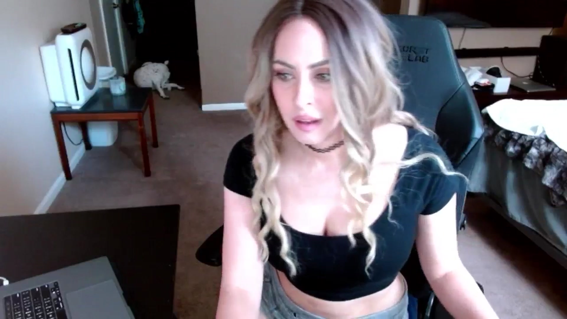 Gallery image thumbnail from Google_'s myfreecams stream on, 06/03/2024, 22:51 image 11 of 20
